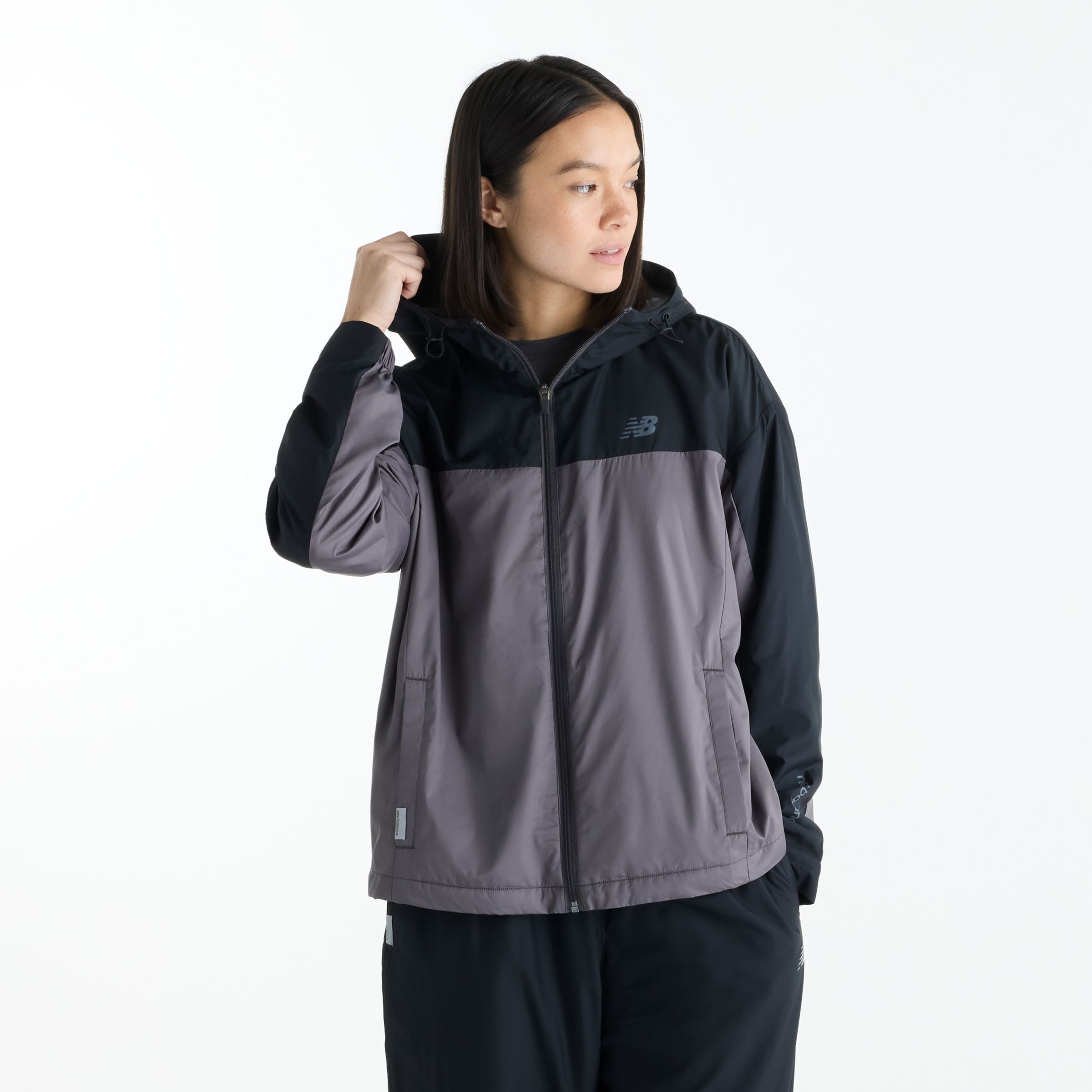 Gemma is wearing size S and is 5'7"/170.18cm. Chest: 30.5"/77.47cm, Waist: 24"/60.96cm, Hips: 35"/88.9cm