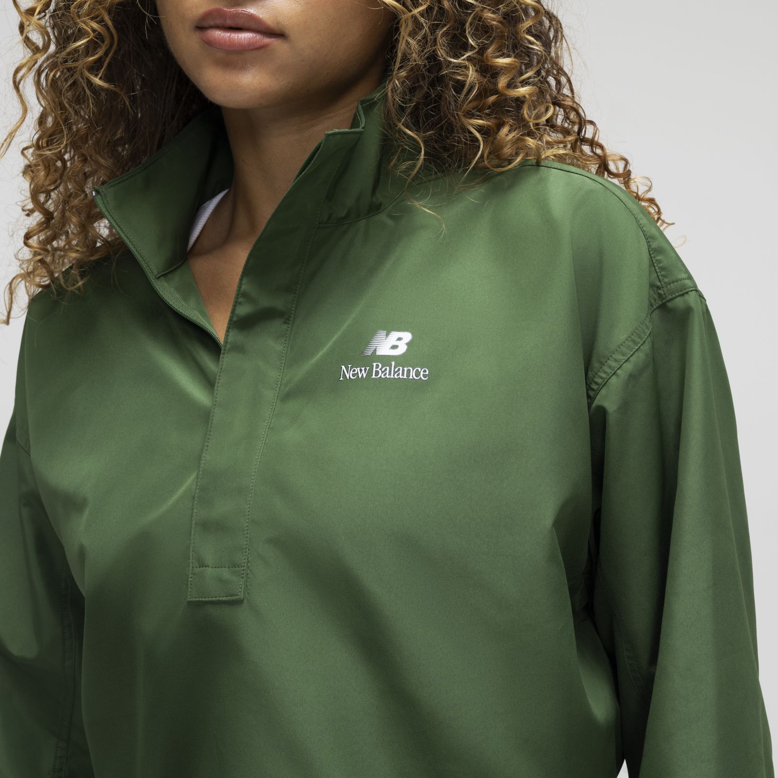 Женские куртки New Balance Made in USA Track Jacket — фото 2
