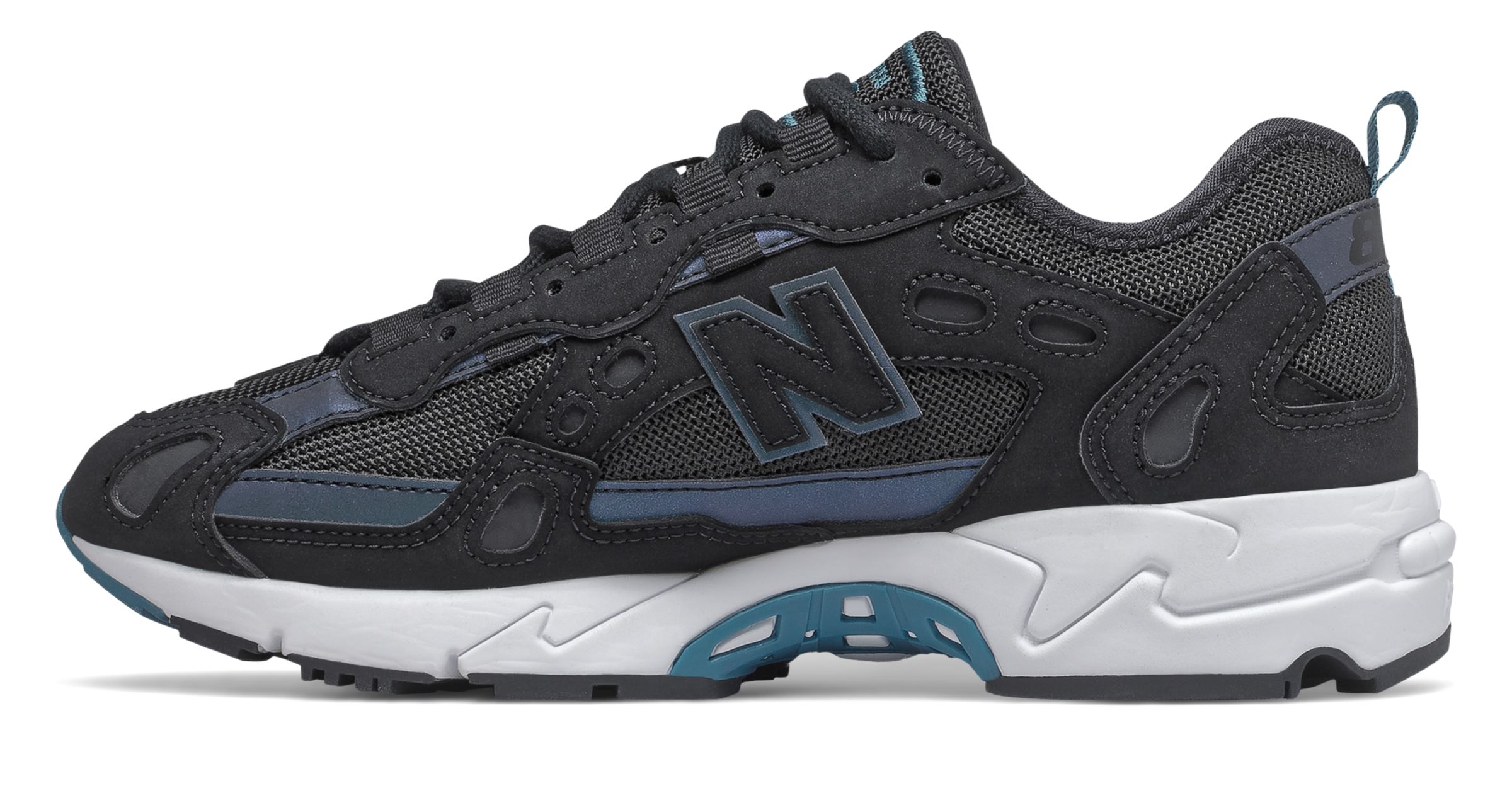 nb 827 sport black