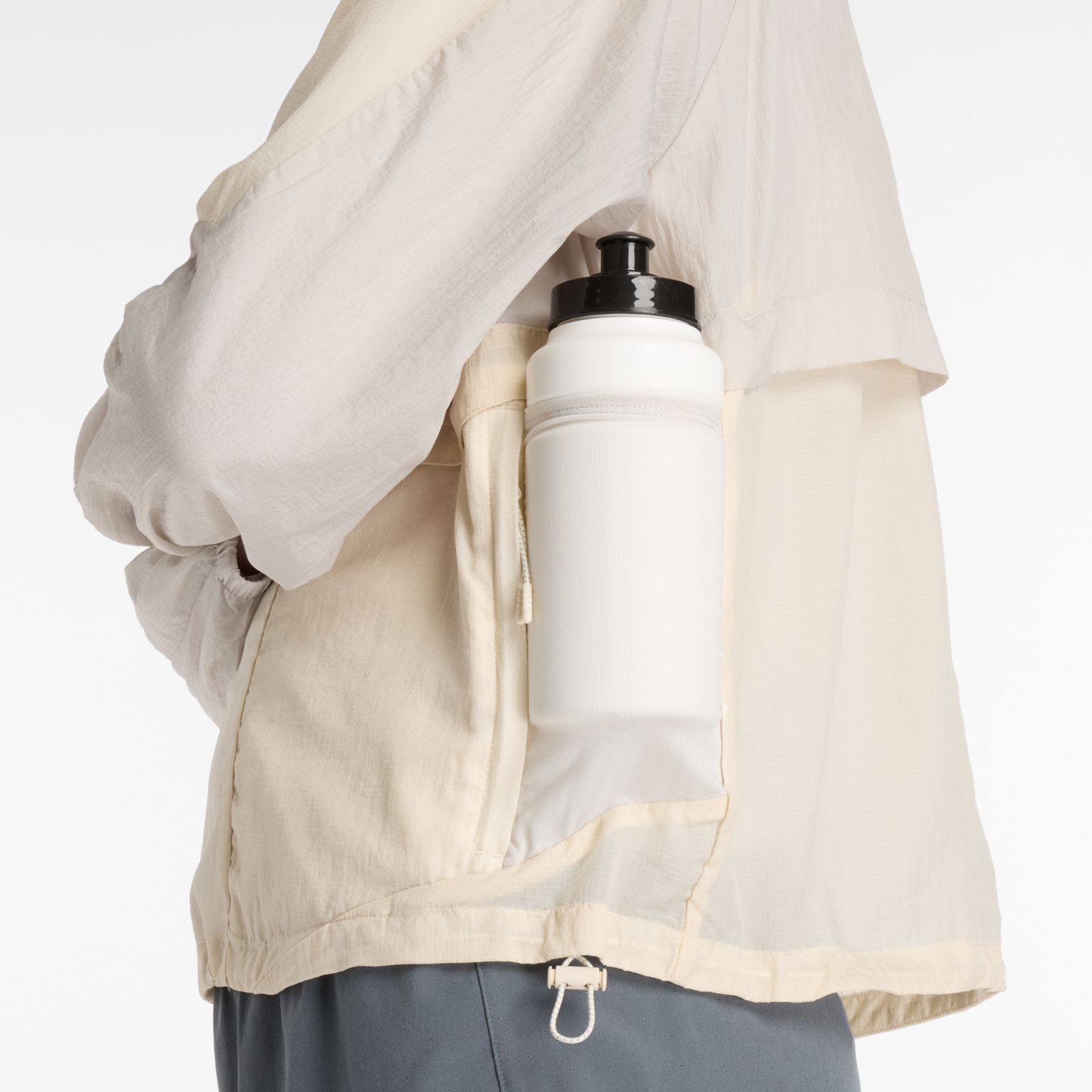 Женские куртки New Balance Run Water Resistant Jacket — фото 5