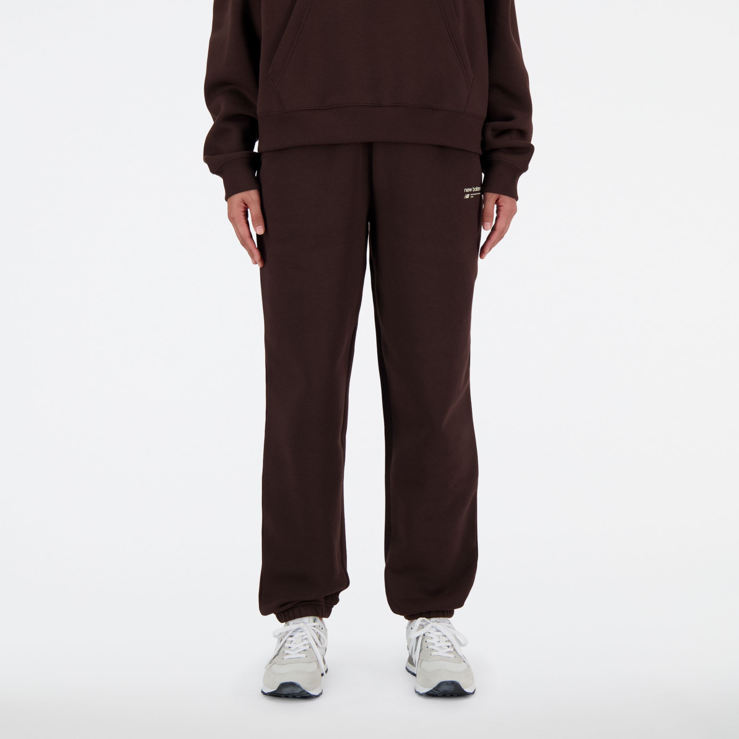 

New Balance Women's Linear Heritage Brushed Back Fleece Sweatpant Black - Black