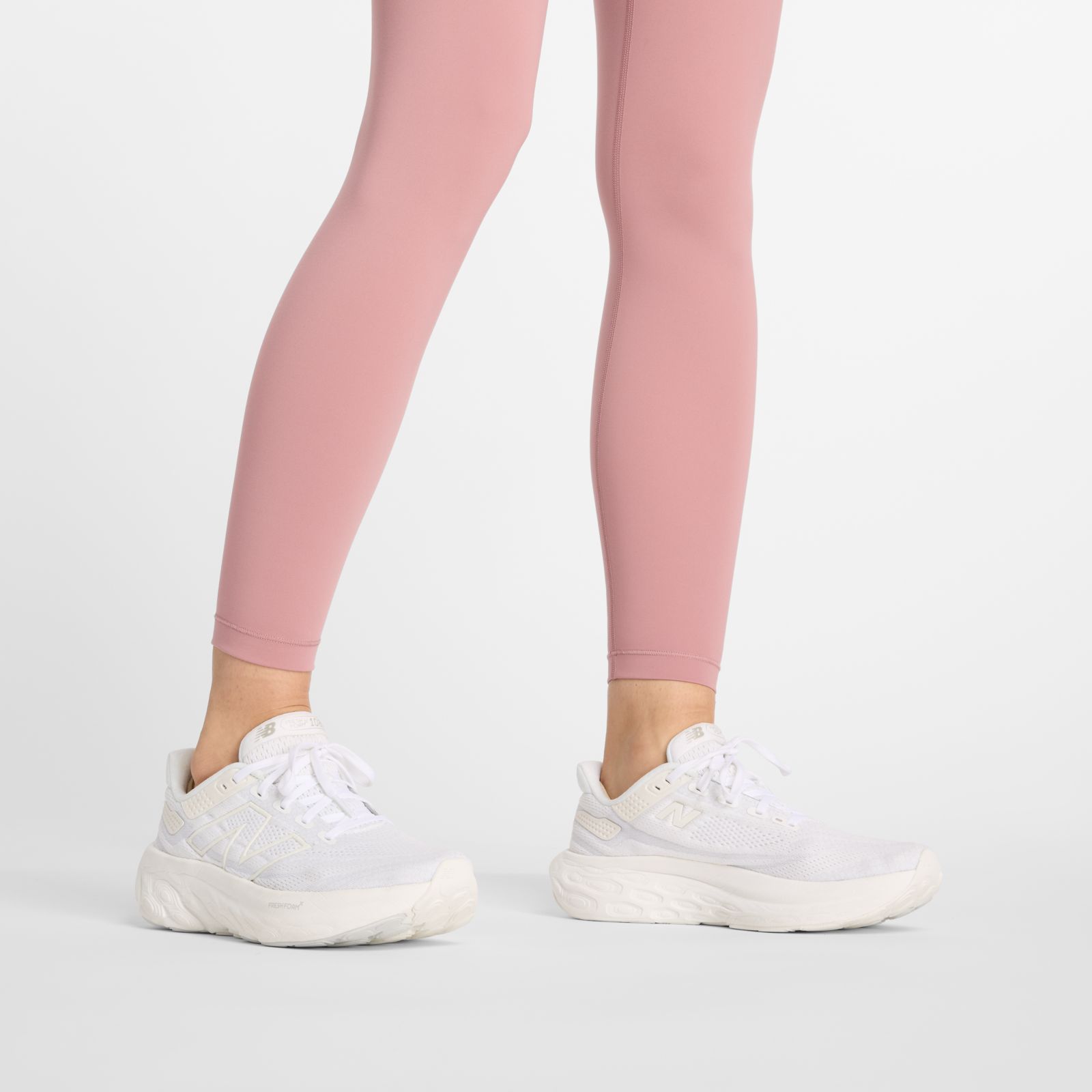 Женские брюки New Balance NB Sleek High Rise Sport Legging 25" — фото 5
