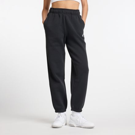 Nike Club Essentials loose fit cuffed sweatpants in black