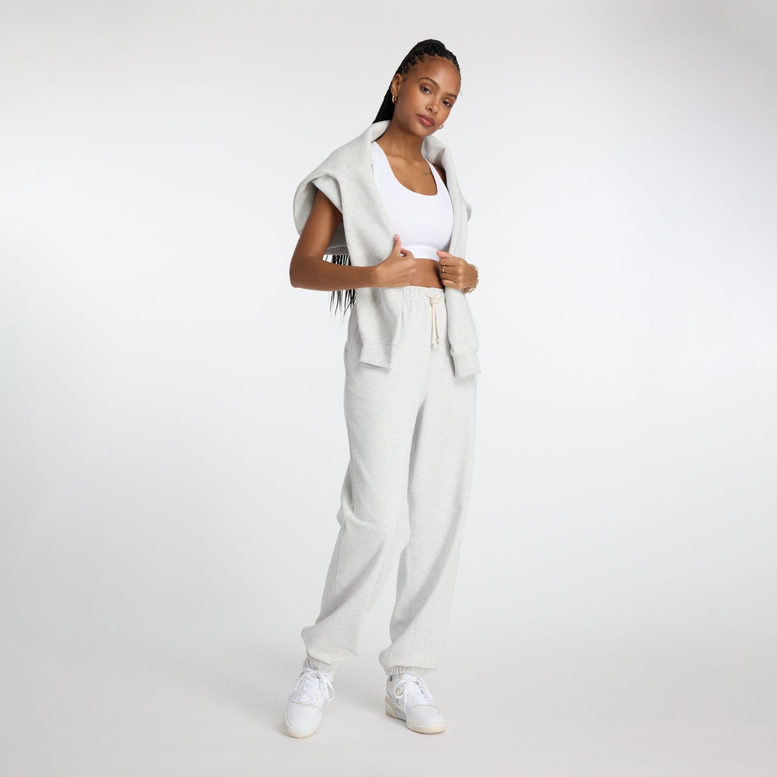 Женские брюки New Balance Athletics French Terry Jogger — фото 2