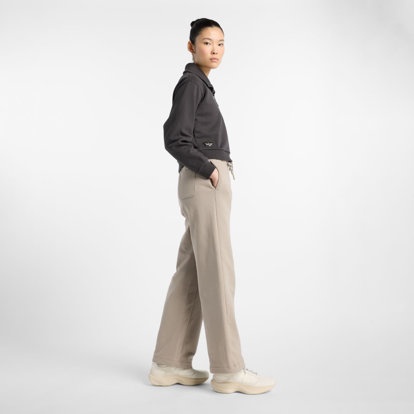 Женские брюки New Balance NBX Lunar New Year Pant, цвет: Серо-бежевый — фото 5
