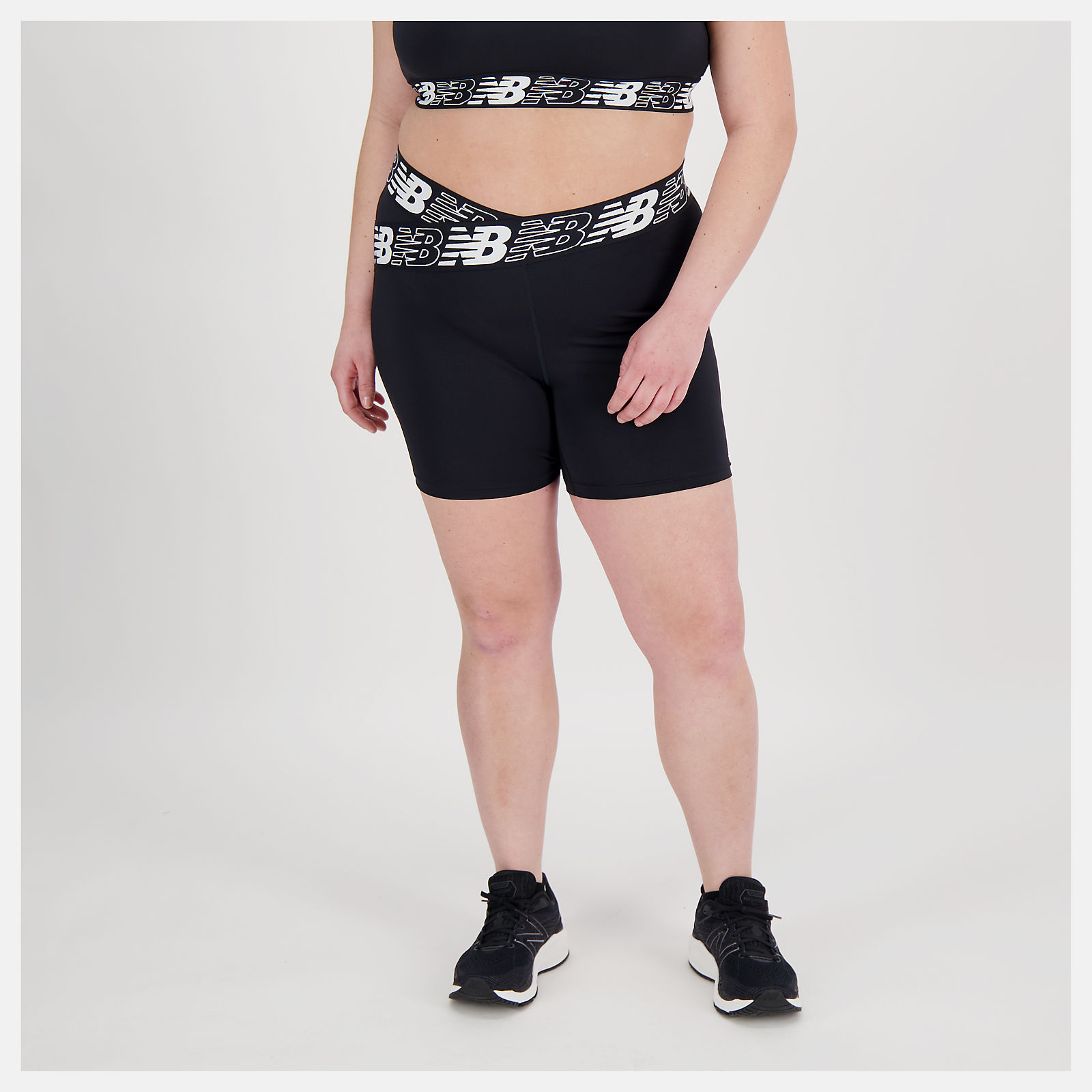 Herself repeat Surrounded Relentless Fitted Short - New Balance