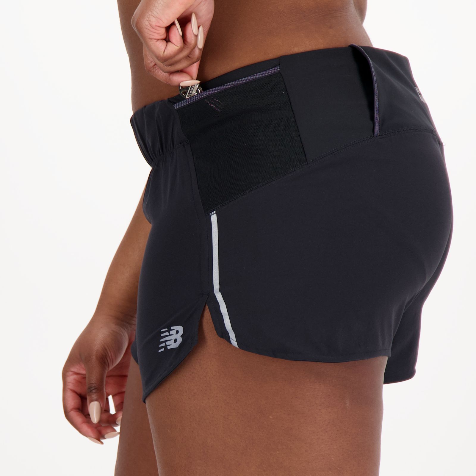Женские брюки New Balance Impact Run 3 Inch Short — фото 7