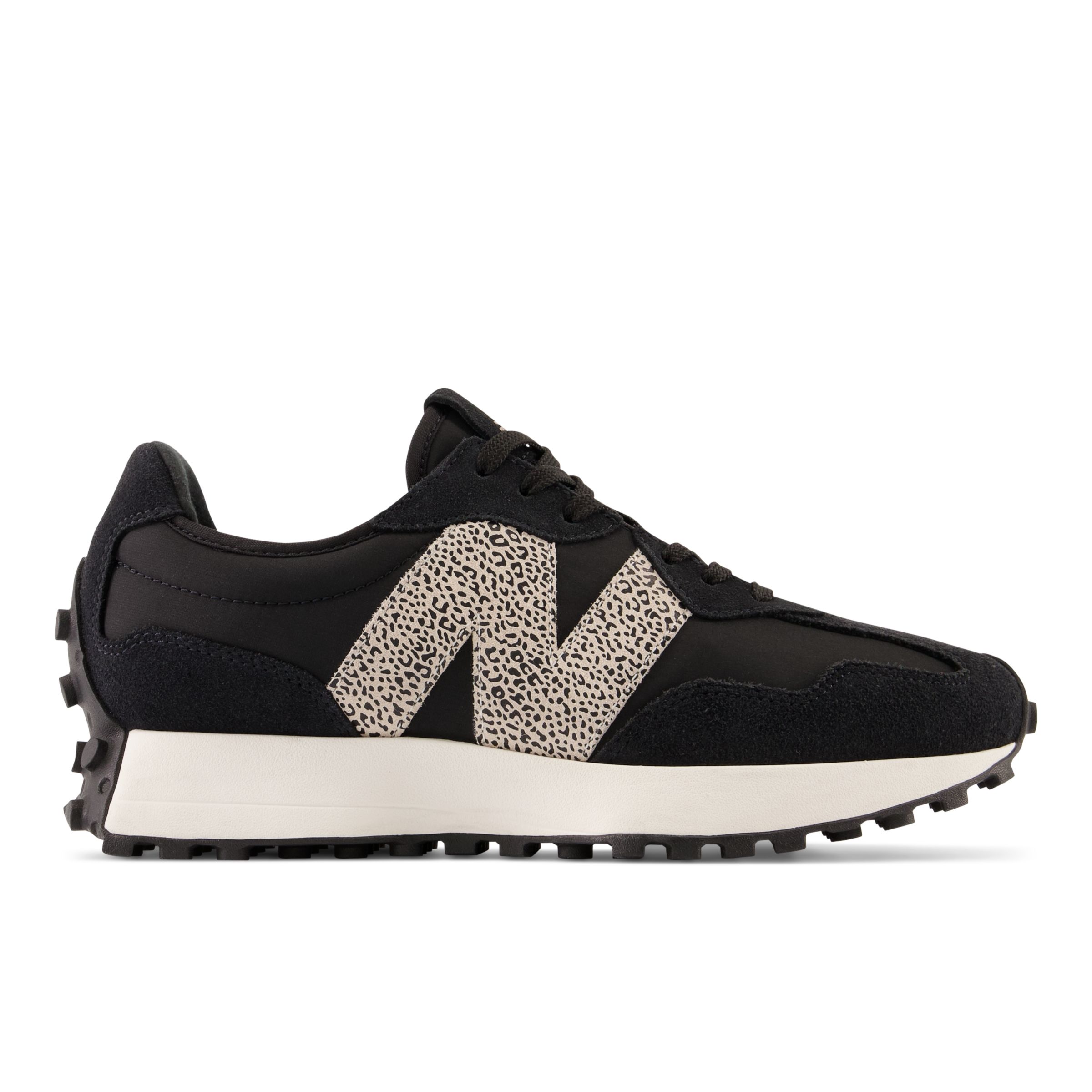 New Balance Women's 327 in Black/White Suede/Mesh, size 5 Narrow