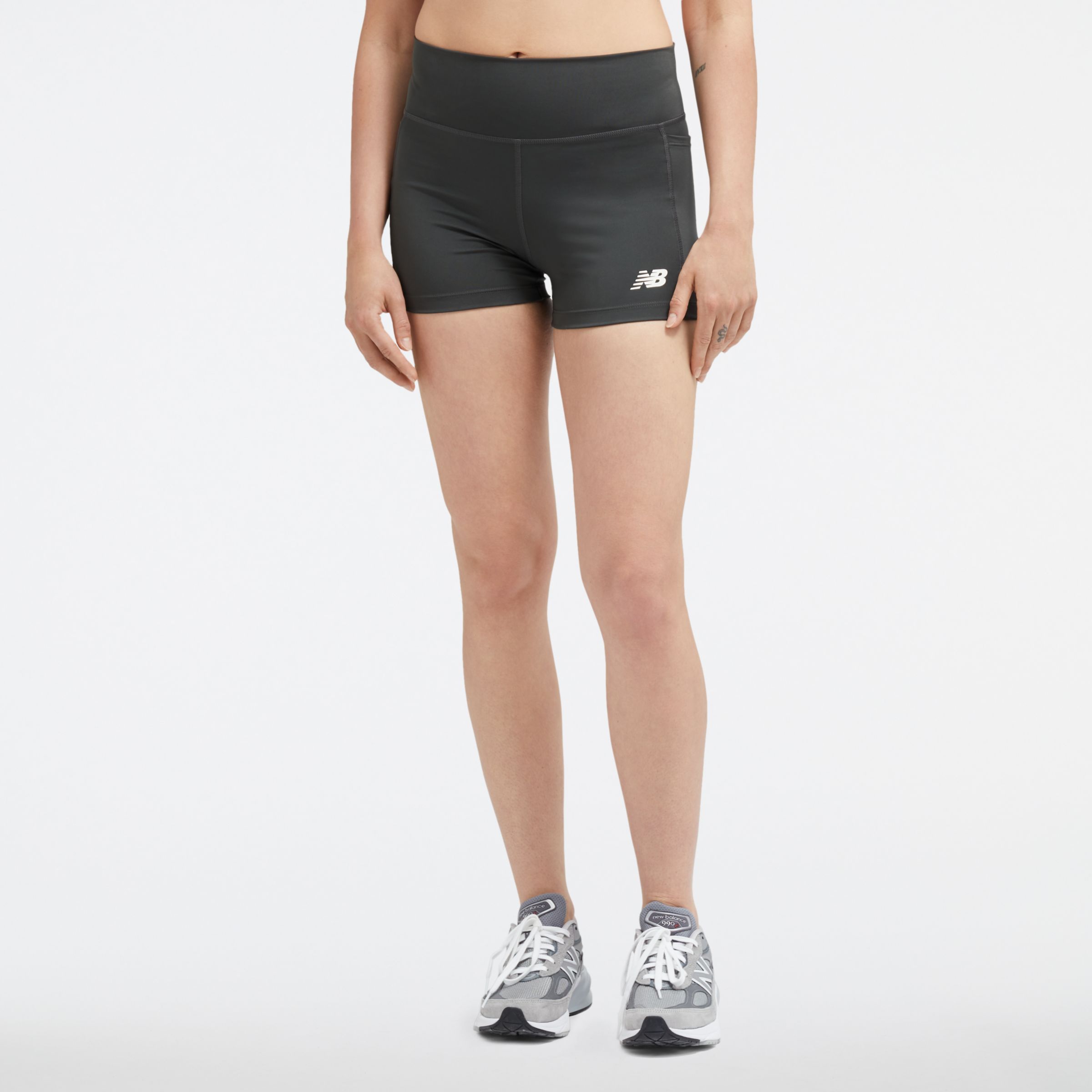 

New Balance Women's Linear Heritage Fitted Short Black - Black