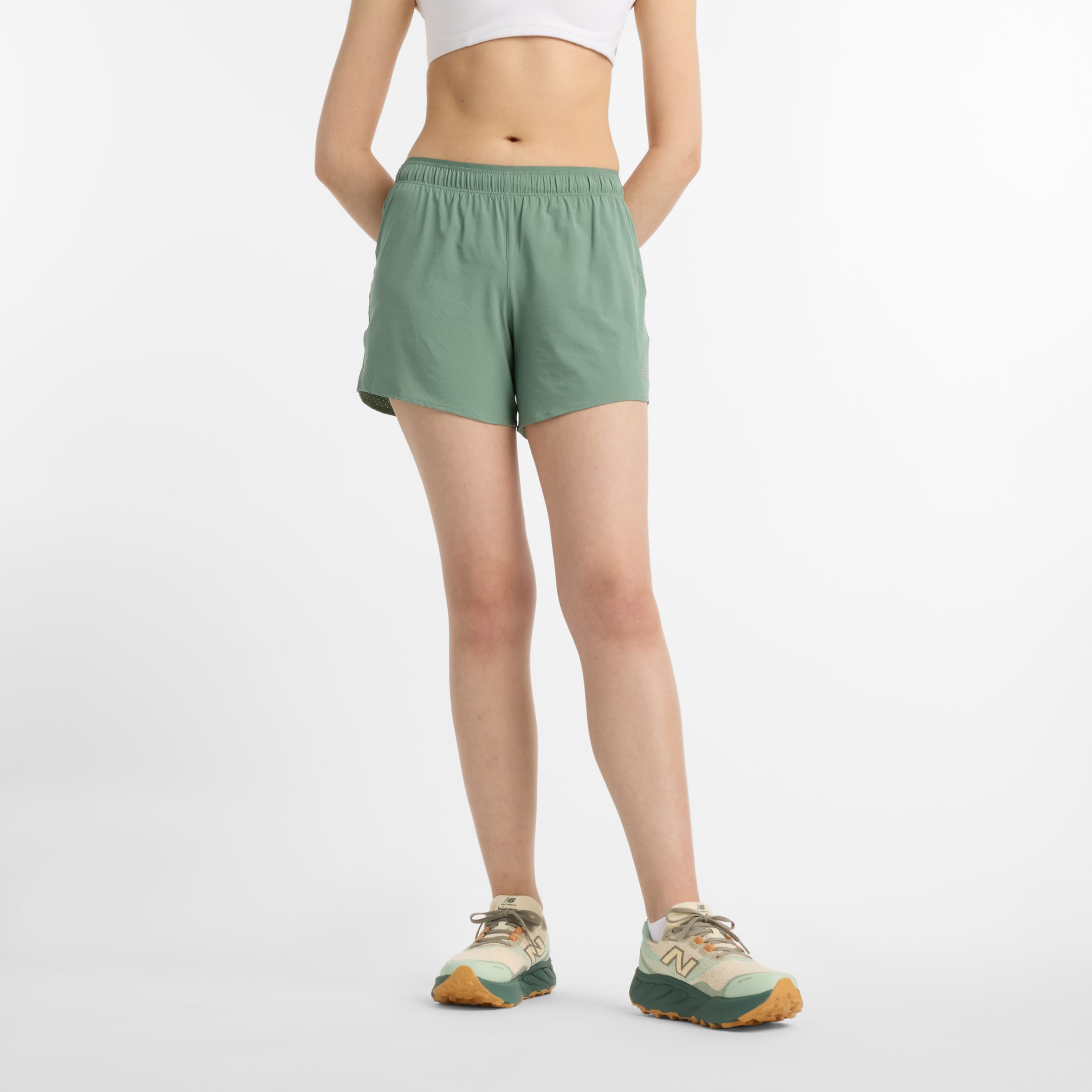 New Balance  Kvinnor RC Short 5" i Grön Polywoven, Storlek M