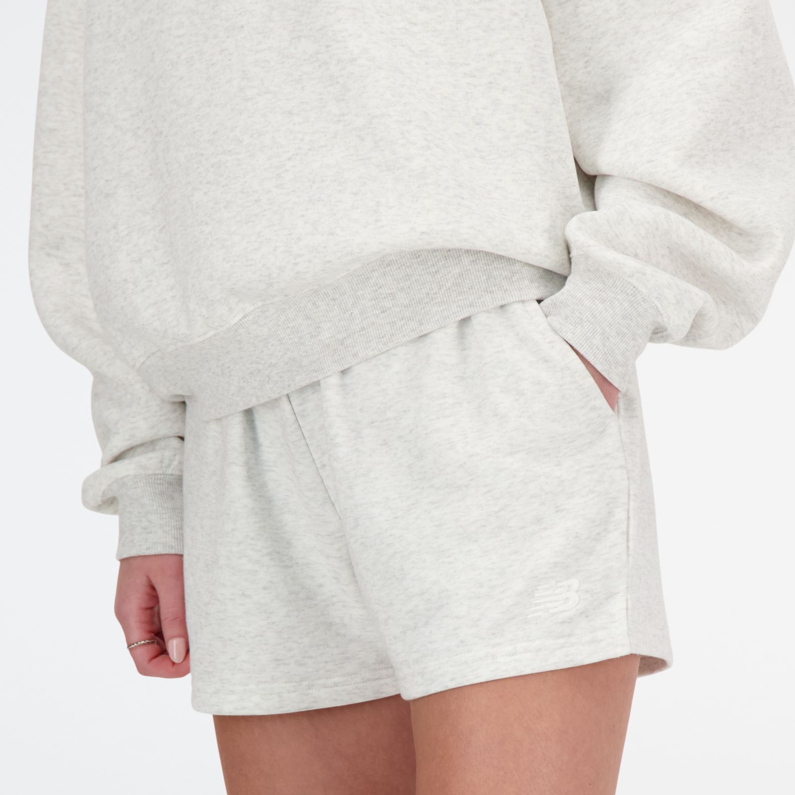 Женские брюки New Balance Sport Essentials French Terry Short — фото 2