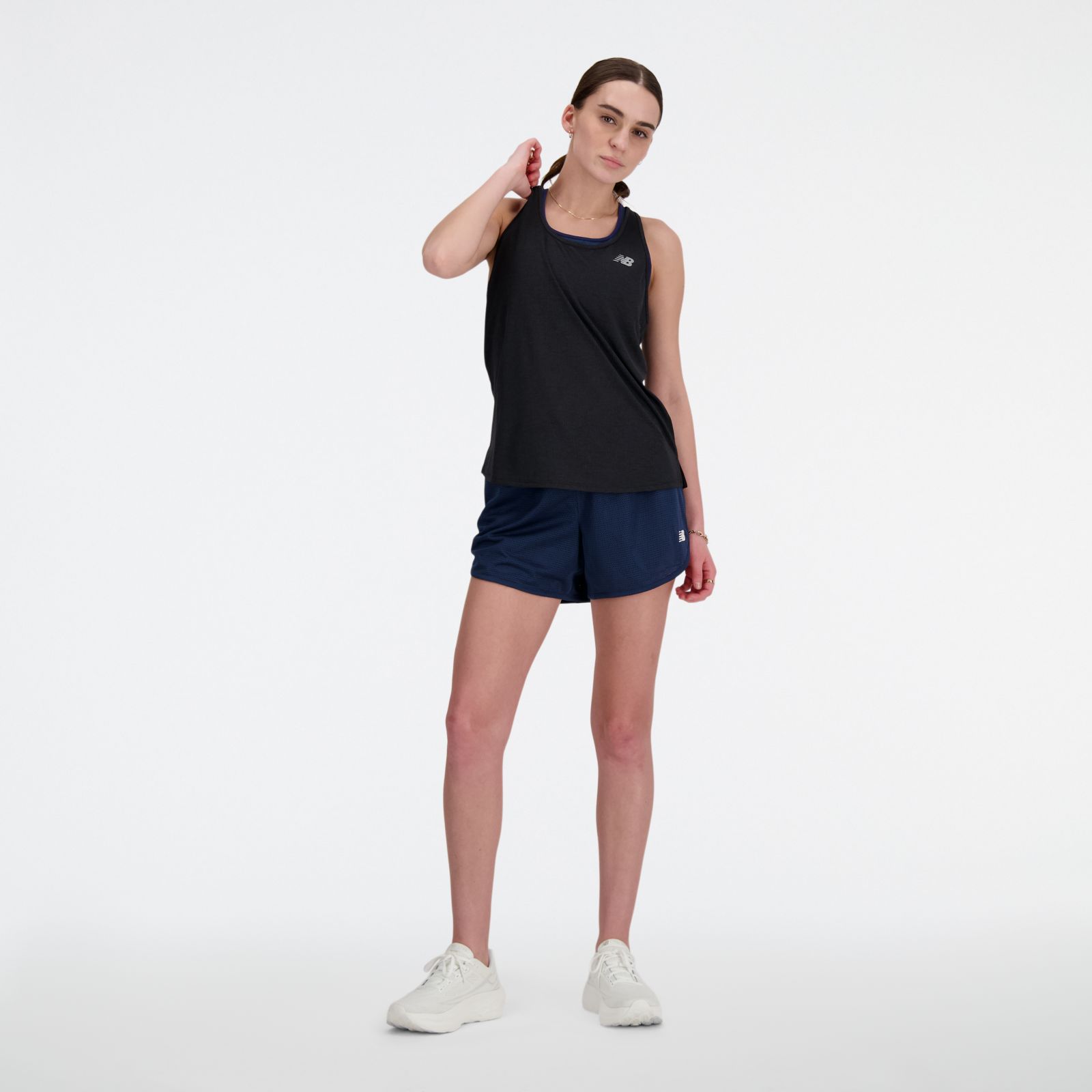 Женские брюки New Balance Athletics Mesh Short — фото 3