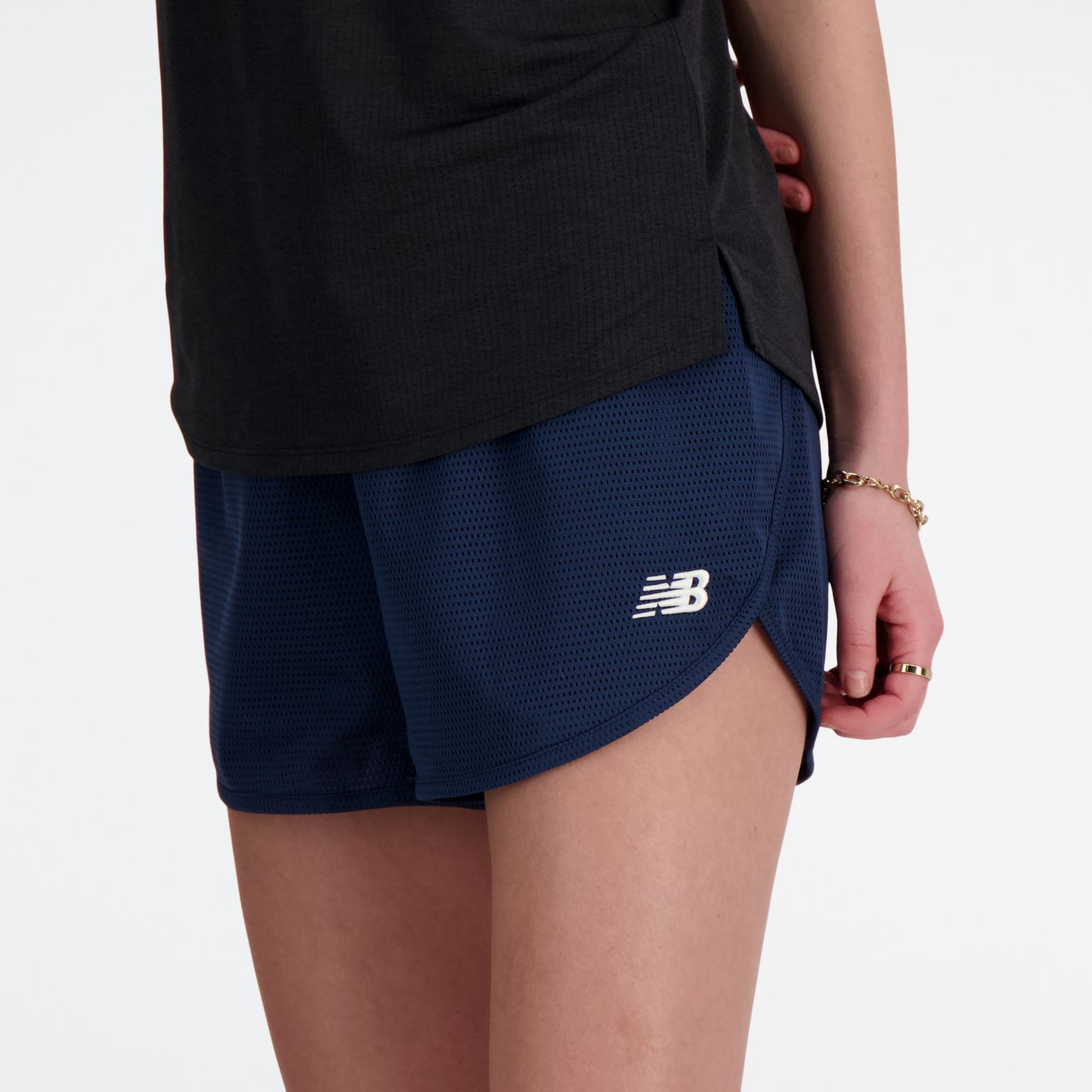 Женские брюки New Balance Athletics Mesh Short — фото 2