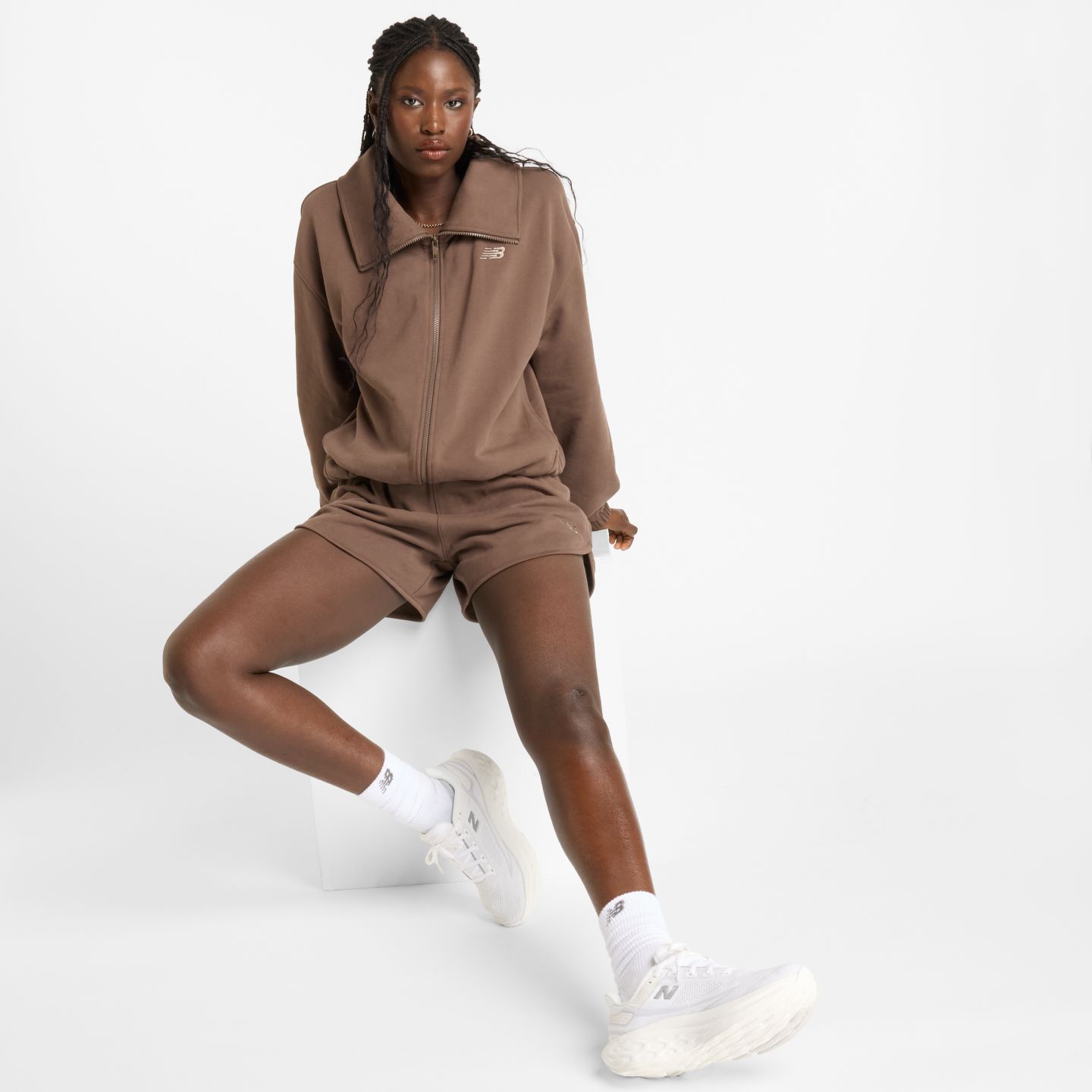 Женские шорты New Balance NB French Terry Short, цвет: Тёмный серо-бежевый — фото 2