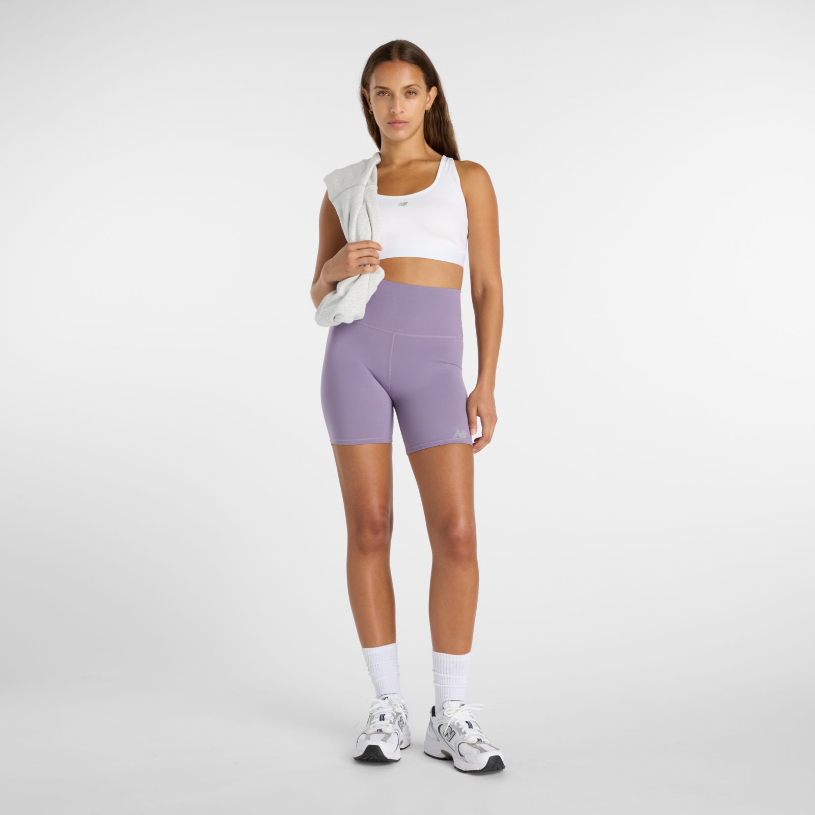 Женские брюки New Balance NB Harmony High Rise Short 6" — фото 2