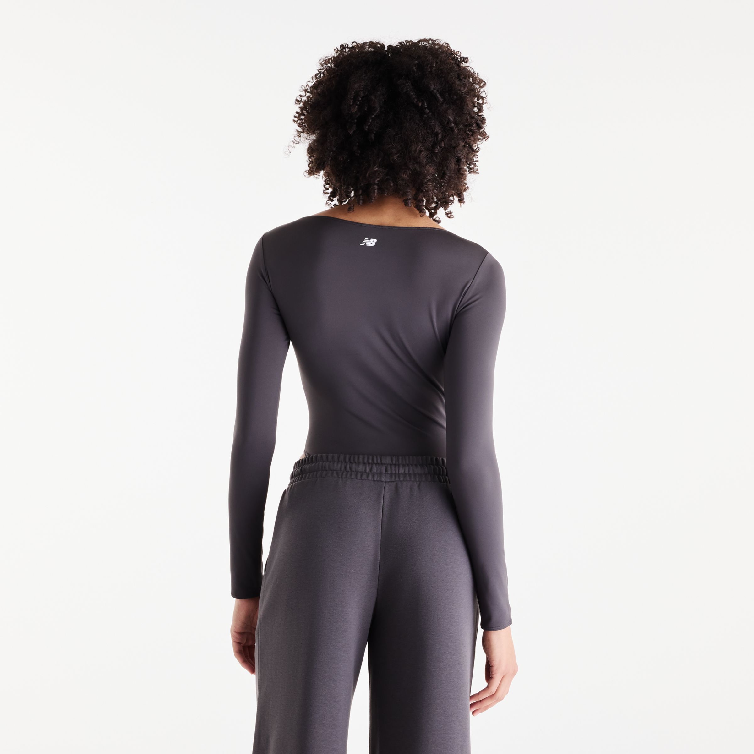 Payton is wearing size S and is 31"/45cm. Chest: 31" / 79 cm, Waist: 24.5" / 62 cm, Hips: 37" / 94 cm