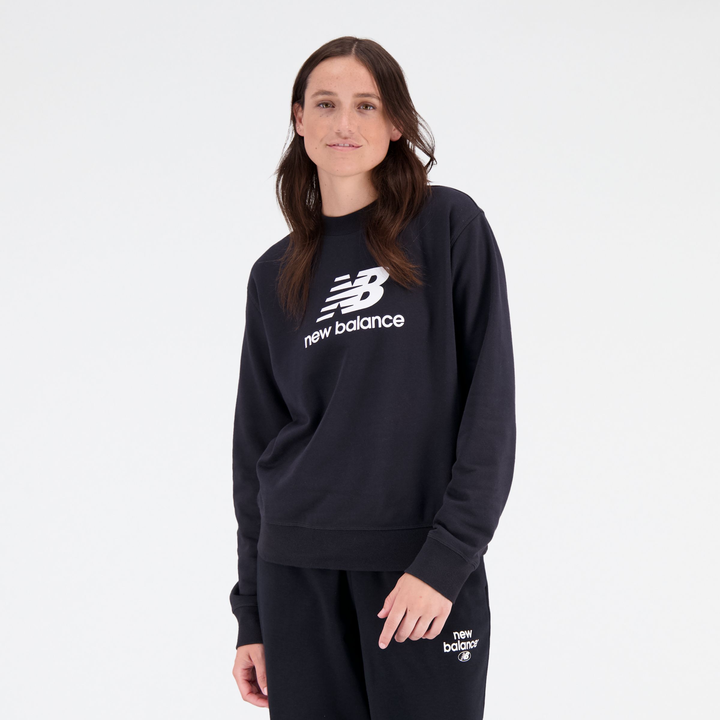 New Balance Femme Essentials Stacked Logo French Terry Crewneck en Black/Noir, Cotton, Taille XL