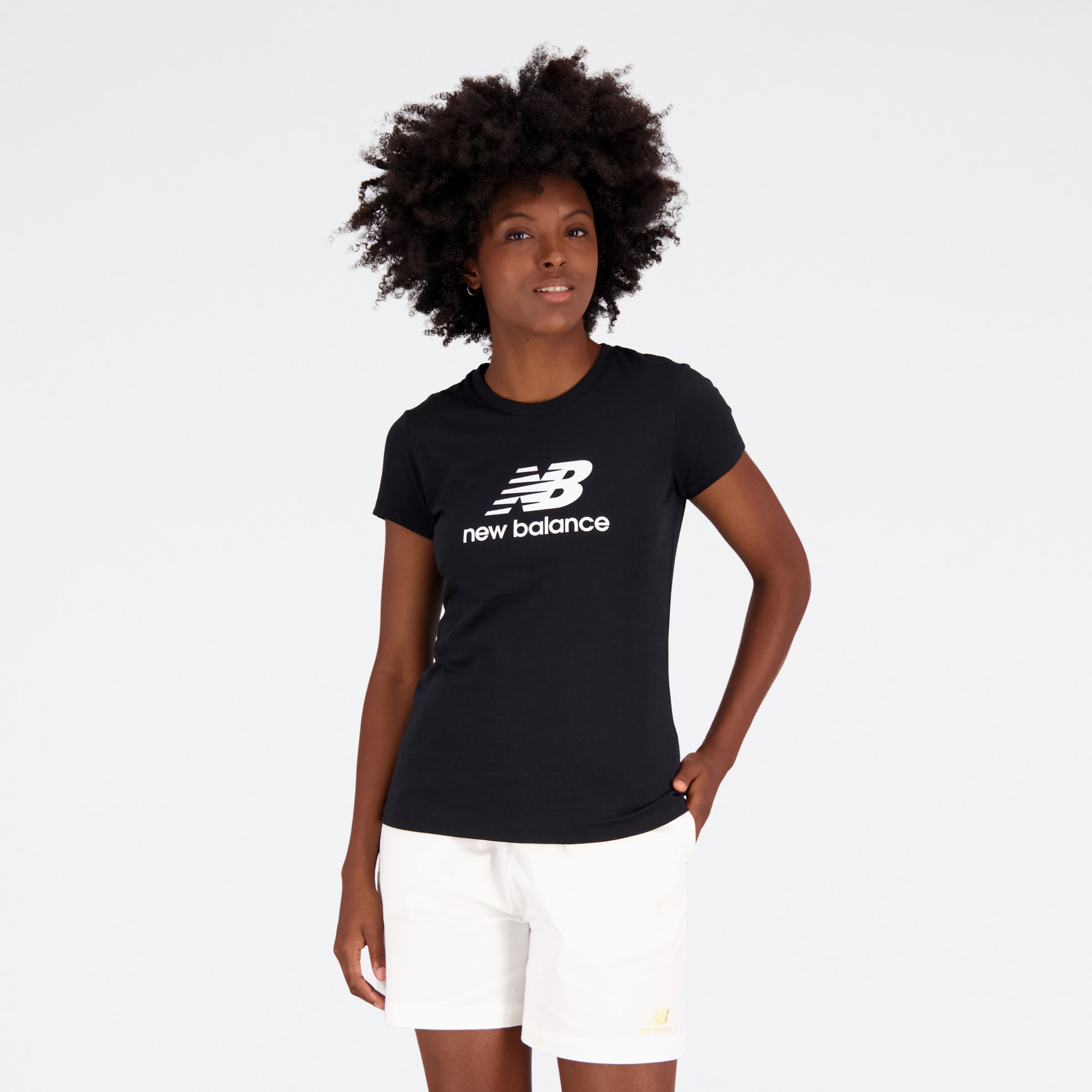 New Balance Femme T-Shirt NB Essentials Stacked Logo en Black/Noir, Cotton, Taille XL