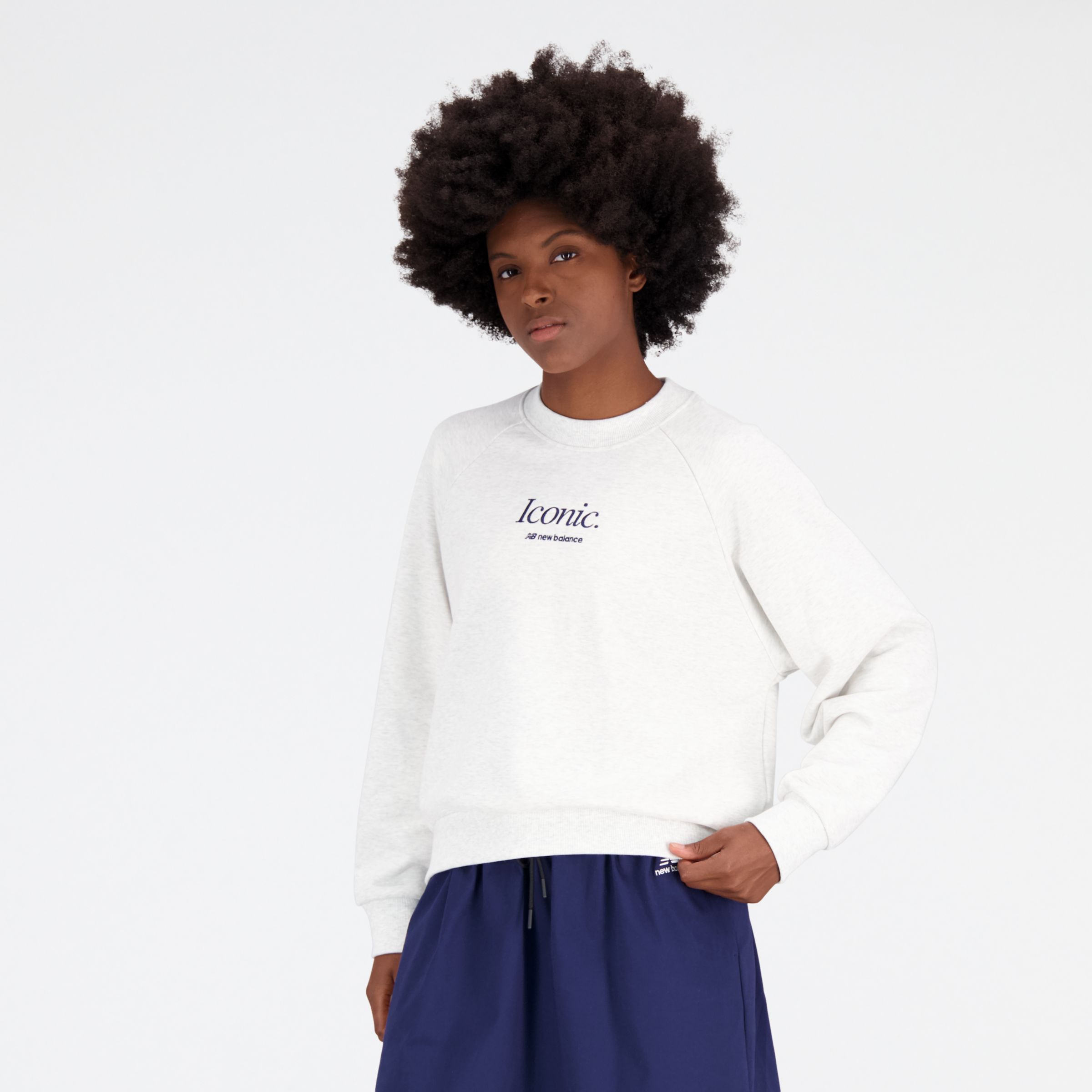 New Balance Mulheres NB Athletics Icono-Graphic Crew Sweatshirt in Branca, Cotton, Tamanho 2XL