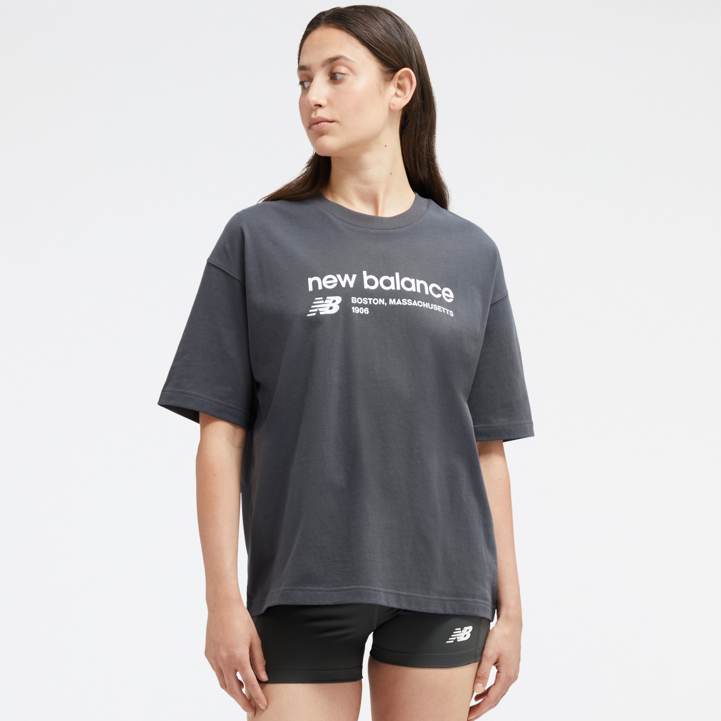 New Balance Femme Linear Heritage Jersey Oversized T-Shirt en Noir, de coton, Taille M