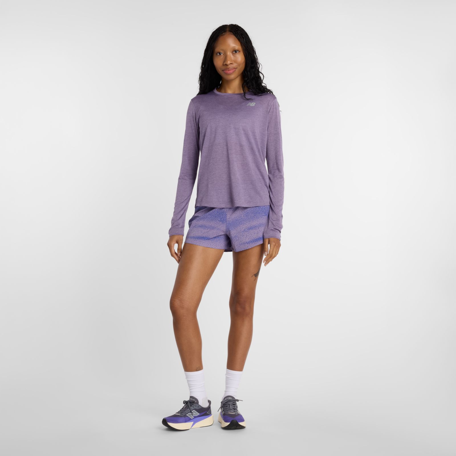 Женские топы New Balance RC Essential Long Sleeve — фото 2