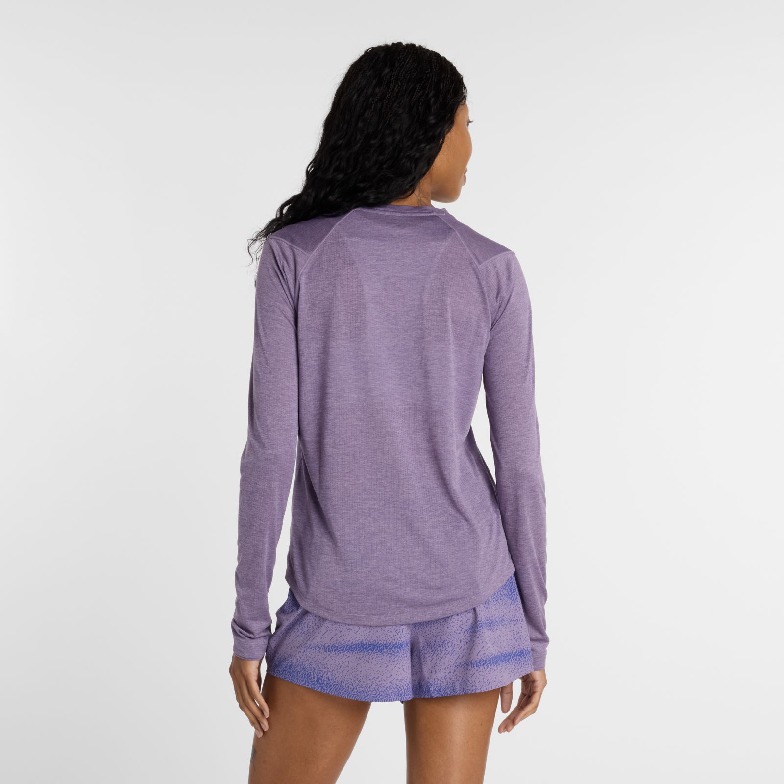 Женские топы New Balance RC Essential Long Sleeve — фото 4