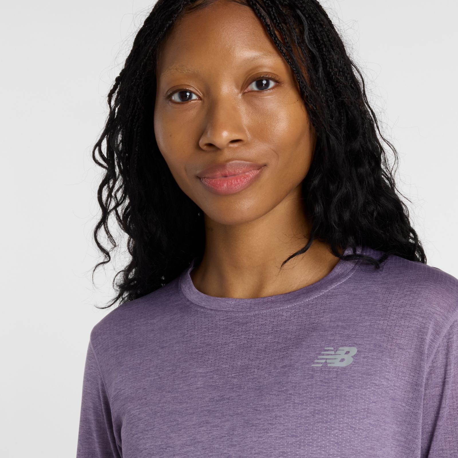 Женские топы New Balance RC Essential Long Sleeve — фото 3