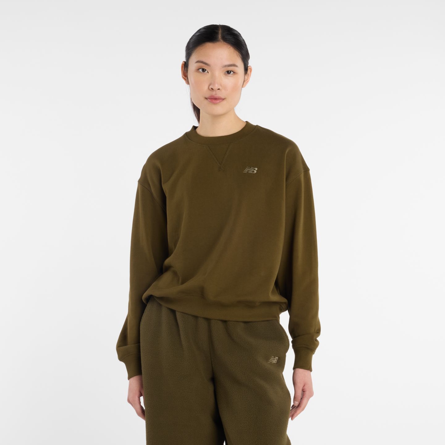Женские худи New Balance Athletics French Terry Crew, цвет: Woodland — фото 1