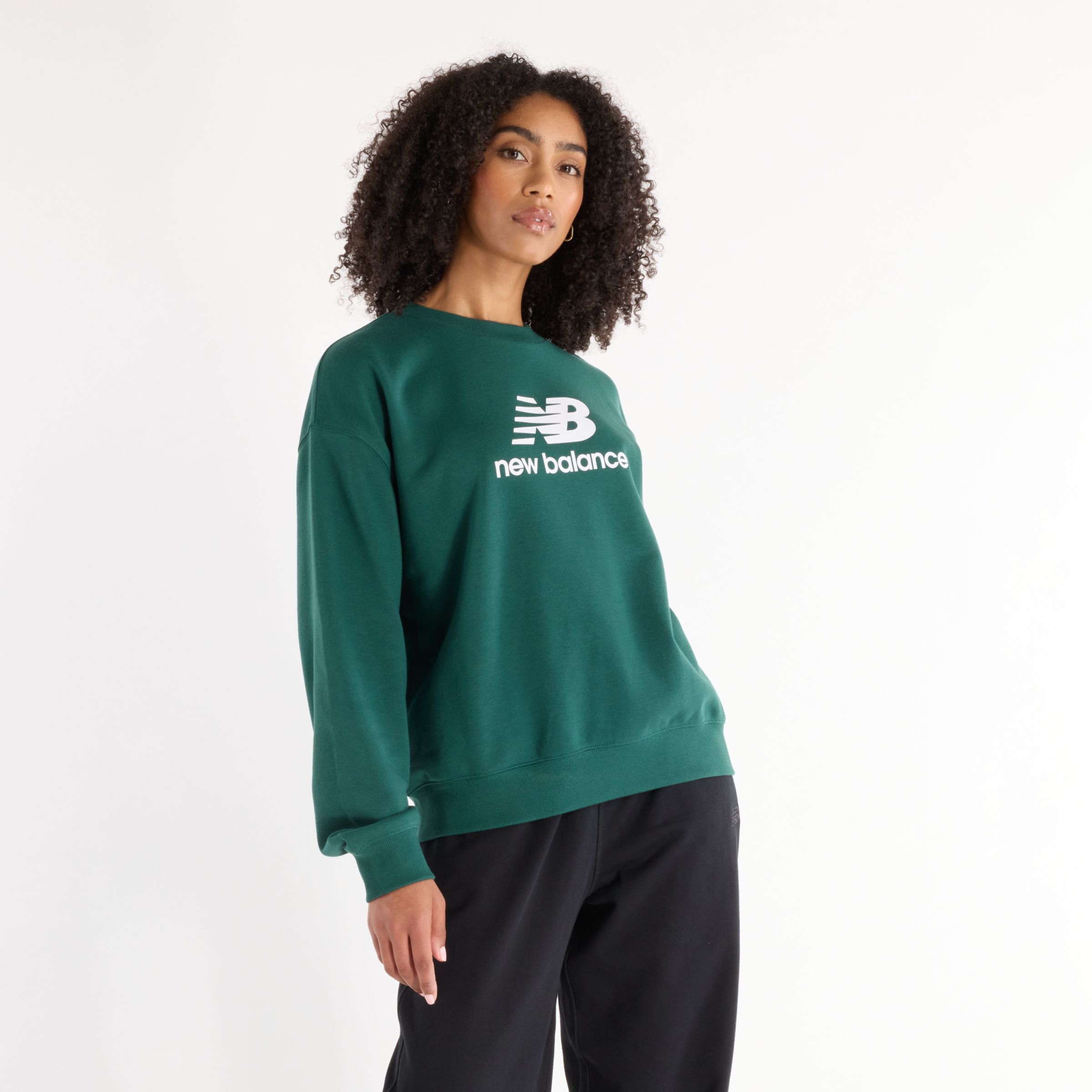 

New Balance Women's Sport Essentials French Terry Logo Crew Green - Green