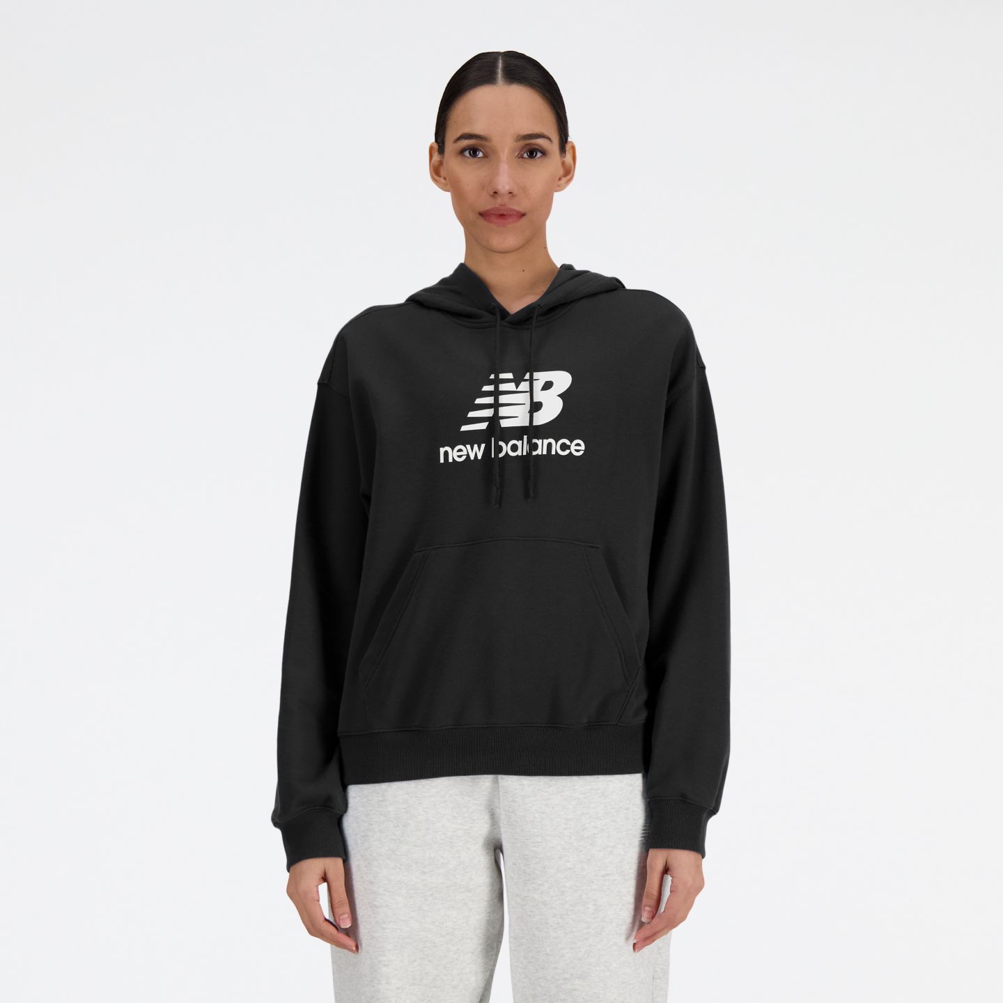 Женское худи New Balance Sport Essentials Fleece Logo, цвет: Чёрный — фото 1