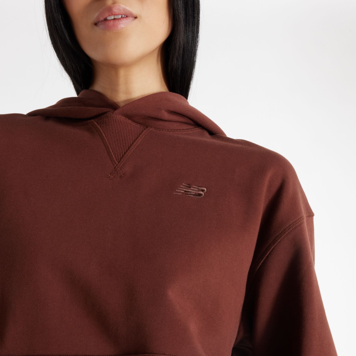 Женское худи New Balance Athletics French Terry, цвет: Насыщенный дубовый — фото 3