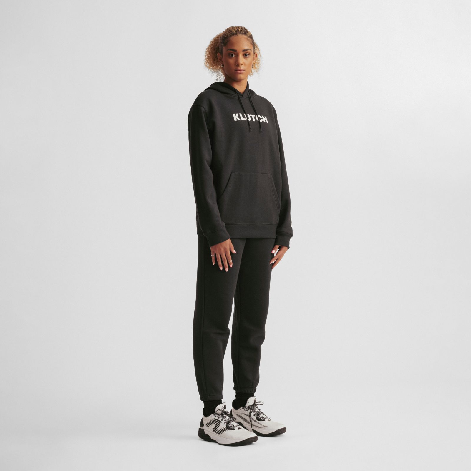 Женские худи New Balance Klutch X NB Fleece Hoodie — фото 2