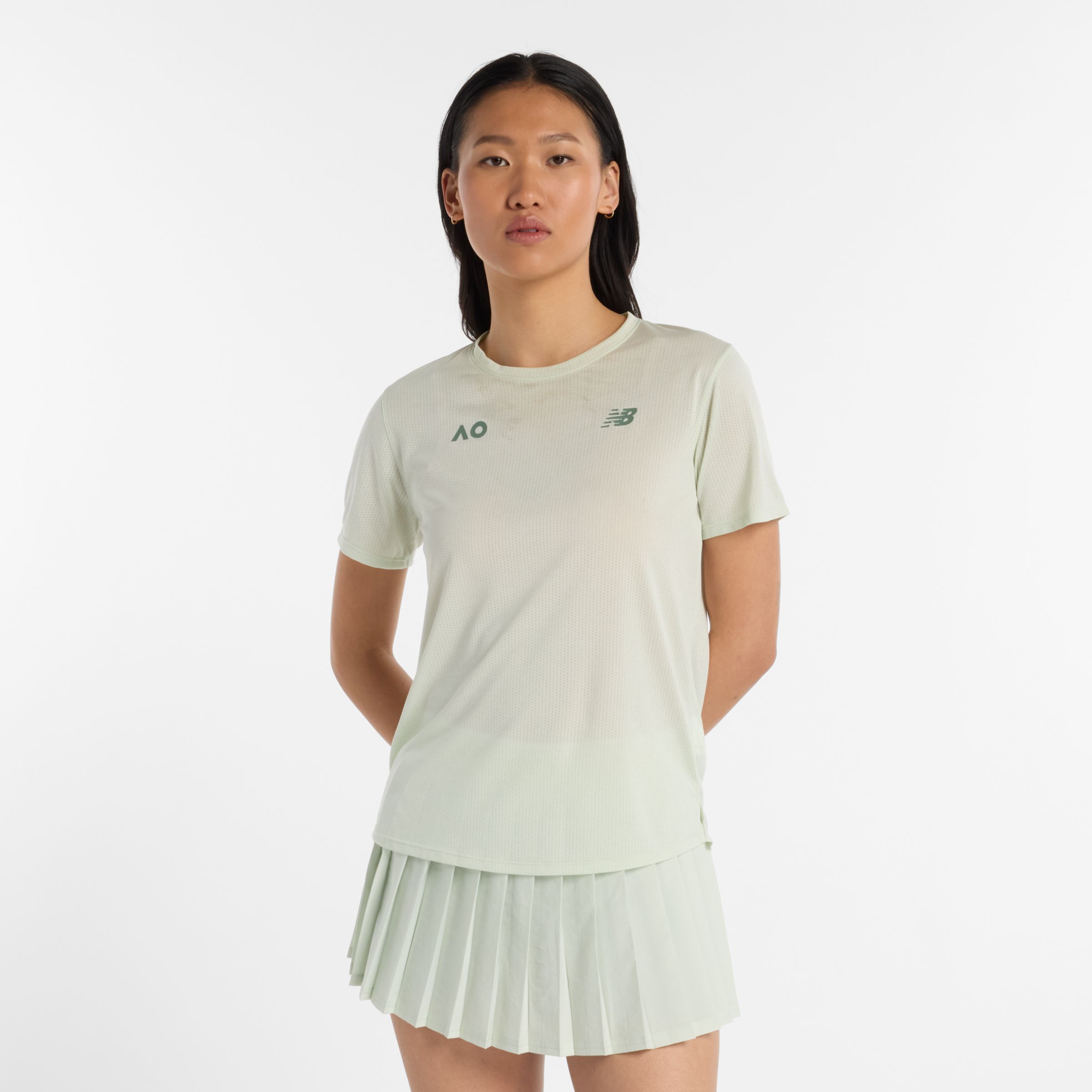 Grace is wearing size S and is 5'9"/175cm. Chest: 33"/83.8cm, Waist: 27"/66cm, Hips: 37.5"/95.3cm