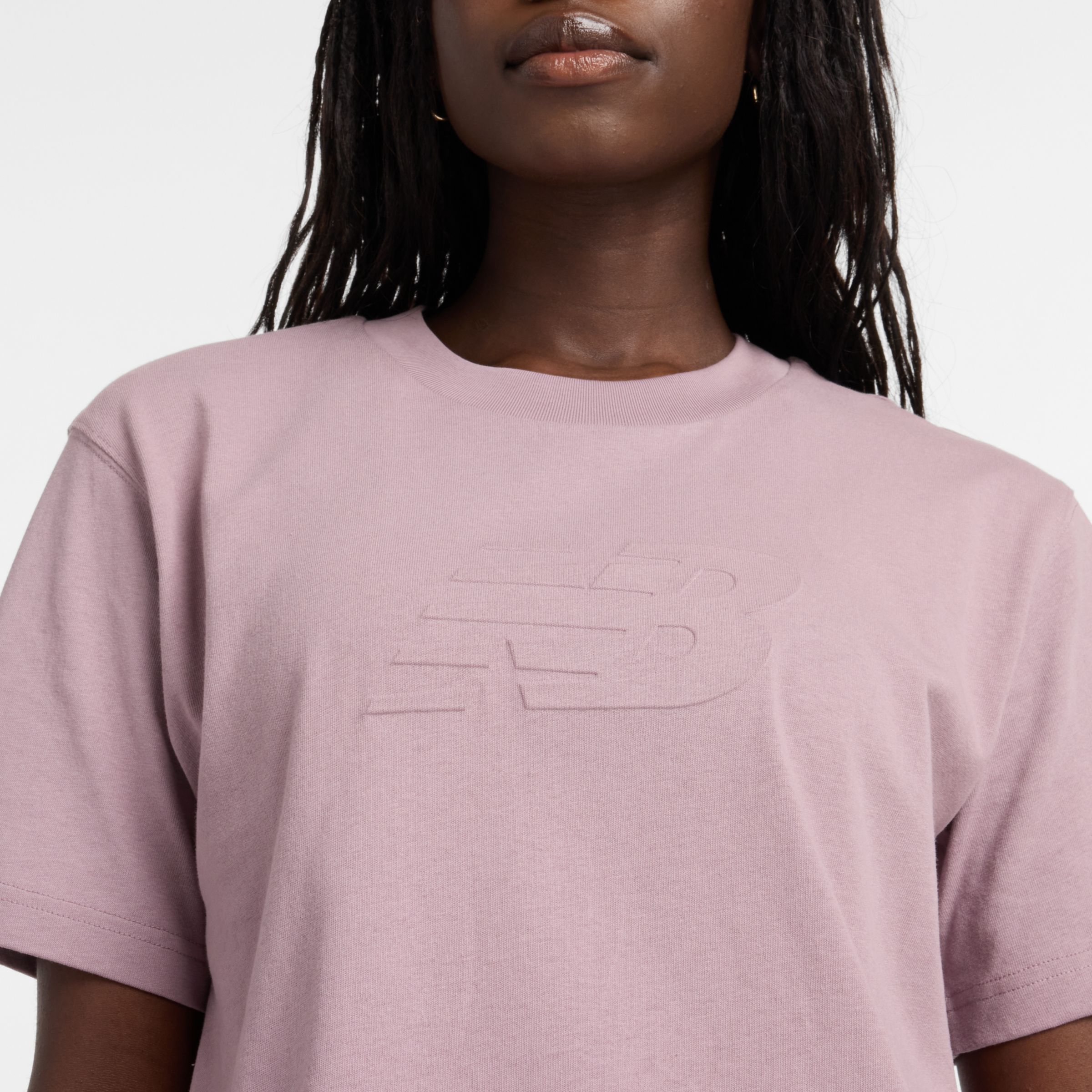 Damen Embossed Logo Jersey T-Shirt - New Balance 