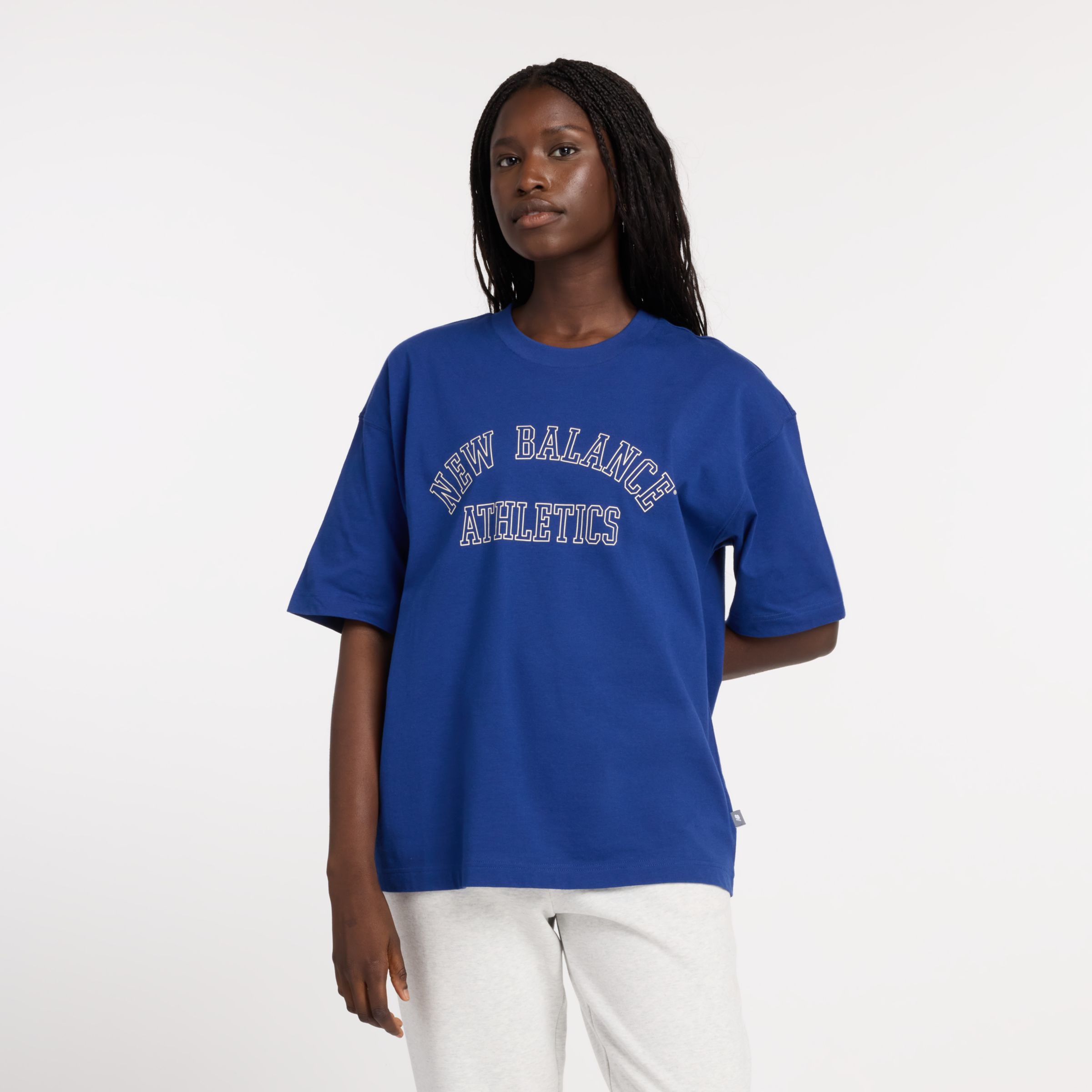 

New Balance Women's Graphic Jersey Oversized T-Shirt Blue - Blue