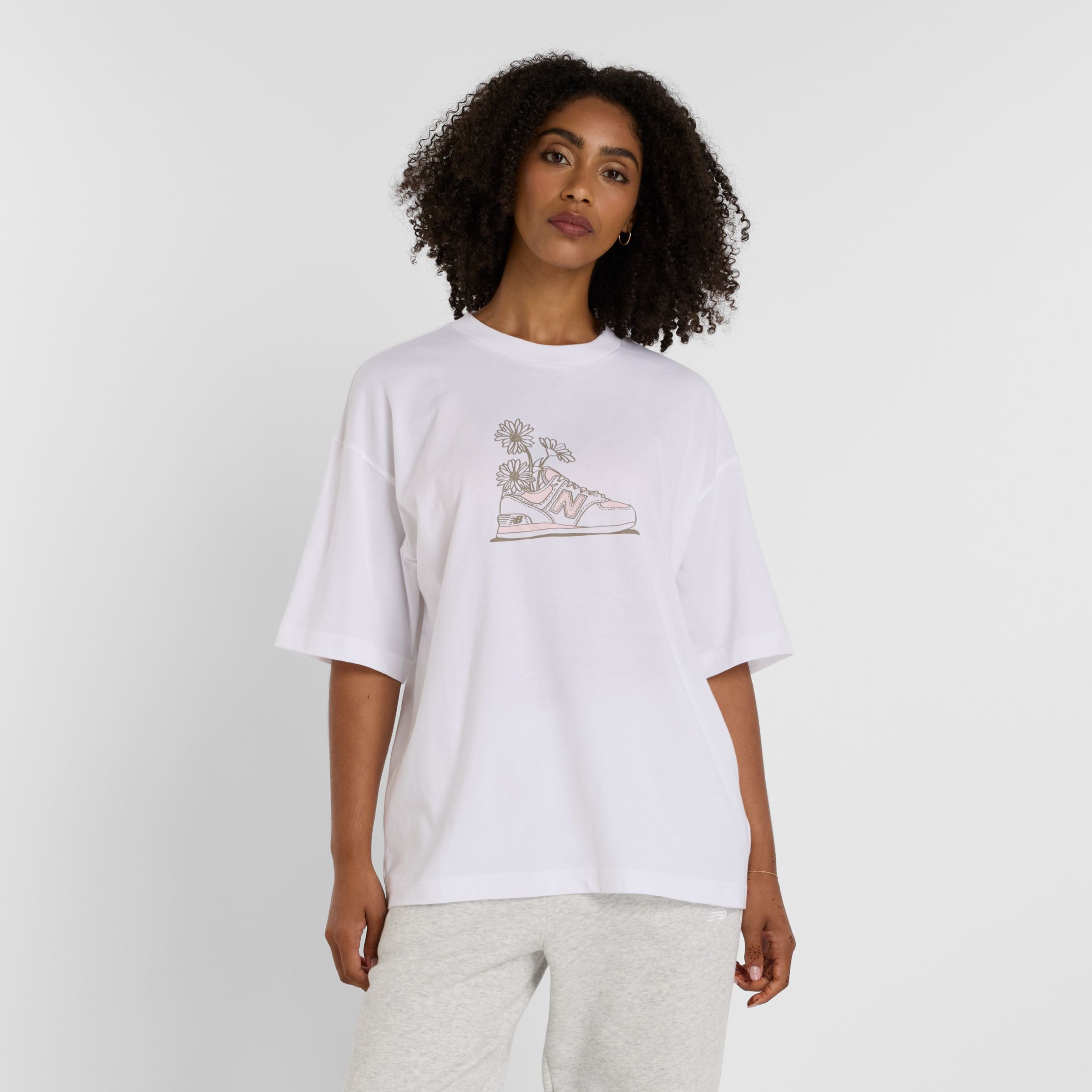 New Balance Femme Oversized Flower T-Shirt en Blanc, Coton, Taille L