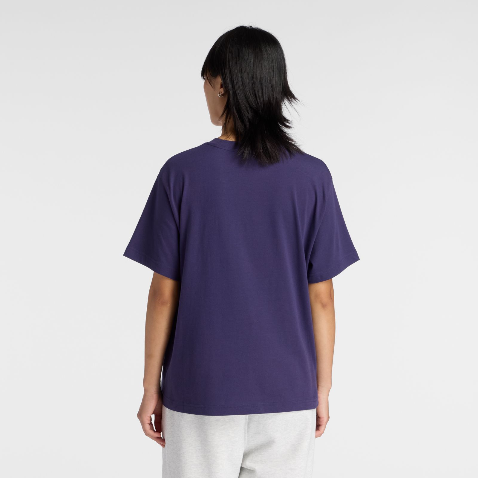 Женские футболки New Balance Sport Jersey Relaxed Logo T-Shirt — фото 3