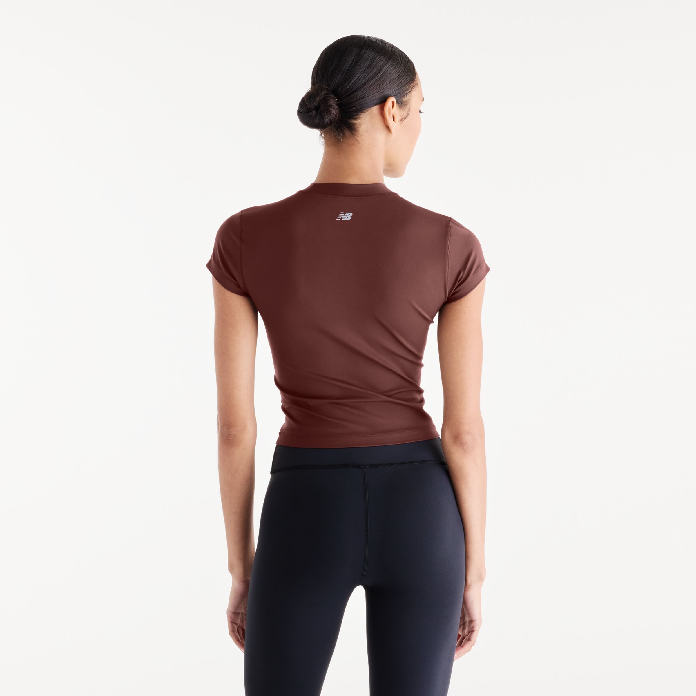 Lola is wearing size S and is 5'8"/172.72cm. Chest: 31.5"/80.01cm, Waist: 25.5"/64.77cm, Hips: 36"/91.44cm