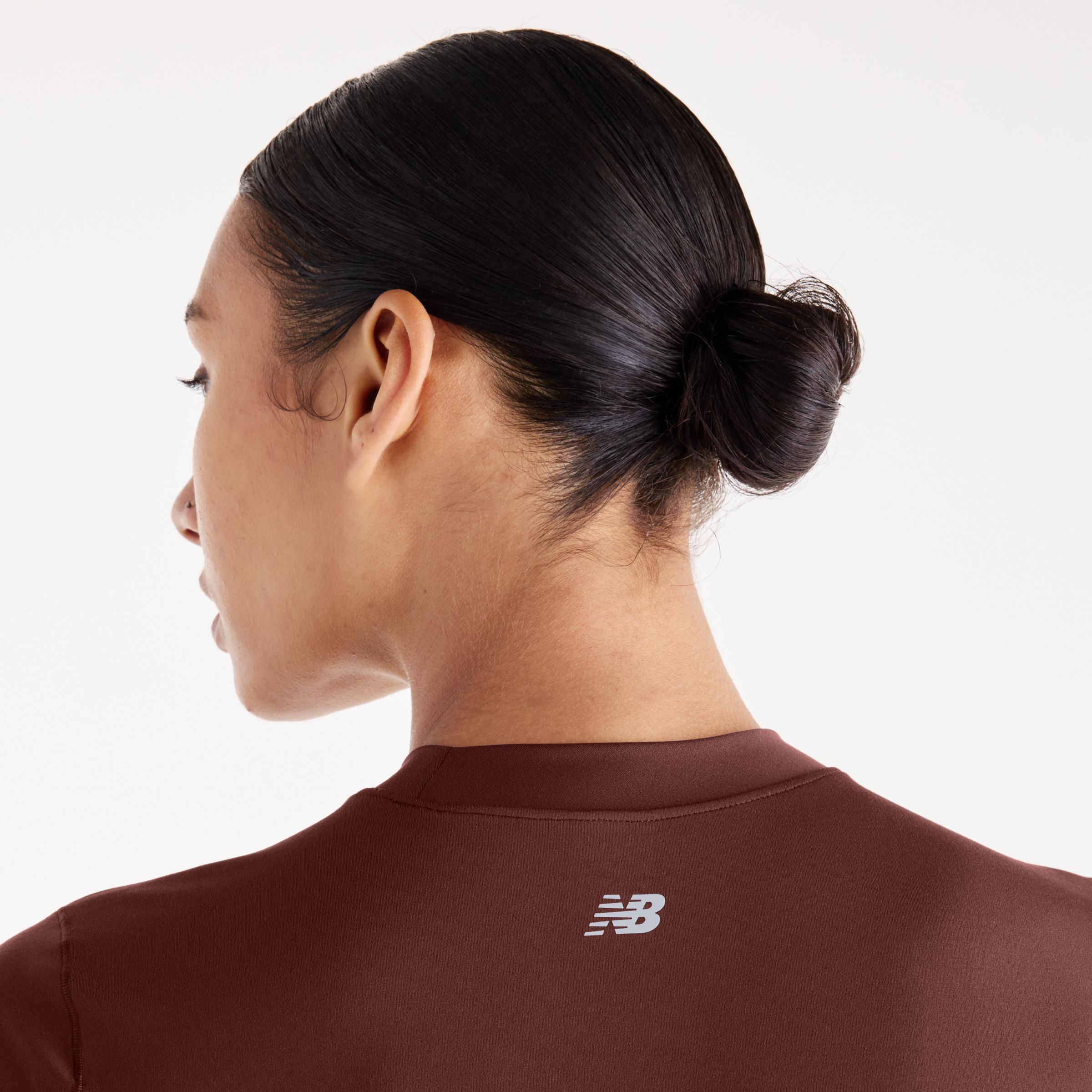 Lola is wearing size S and is 5'8"/172.72cm. Chest: 31.5"/80.01cm, Waist: 25.5"/64.77cm, Hips: 36"/91.44cm