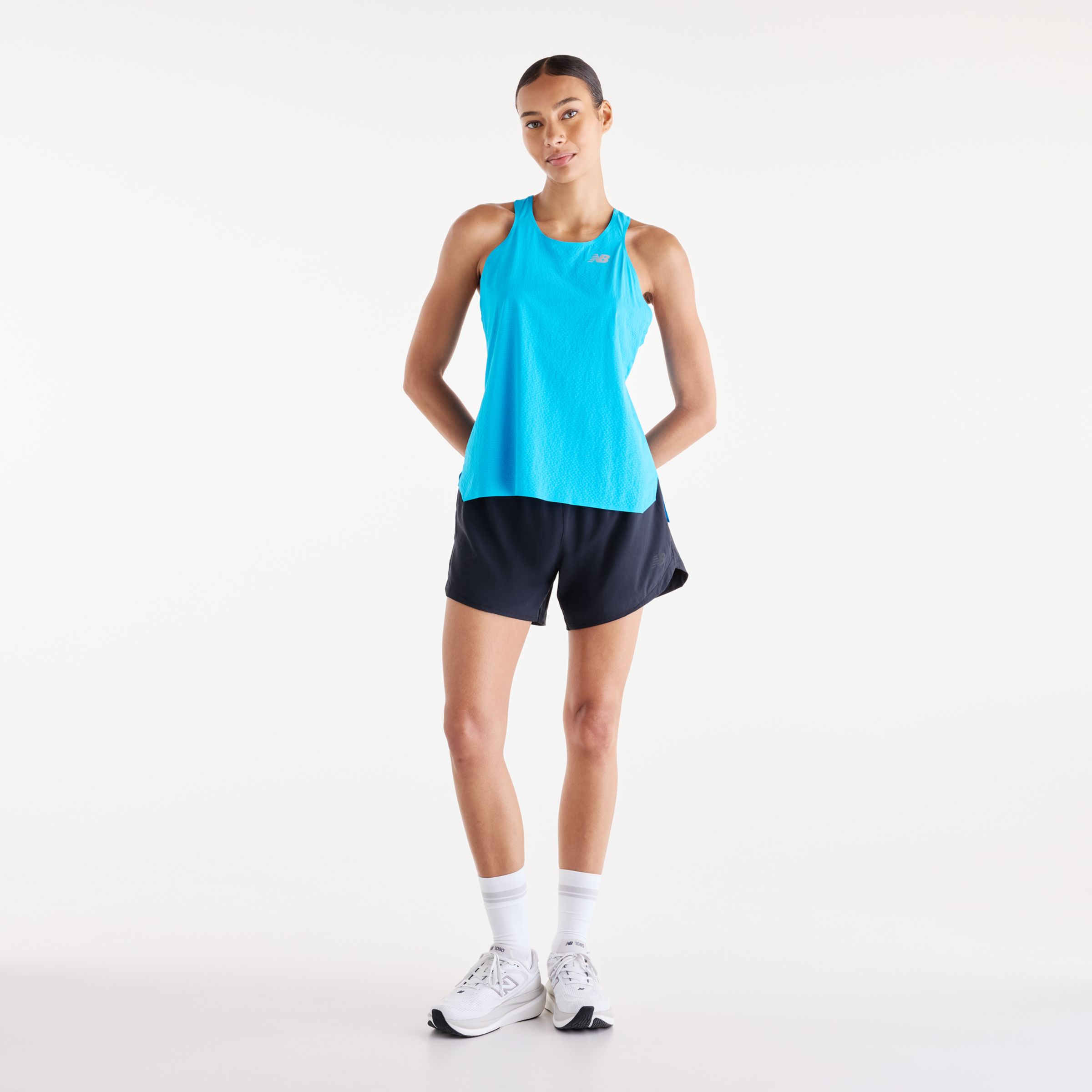 Lola is wearing size S and is 5'8"/172.72cm. Chest: 31.5"/80.01cm, Waist: 25.5"/64.77cm, Hips: 36"/91.44cm