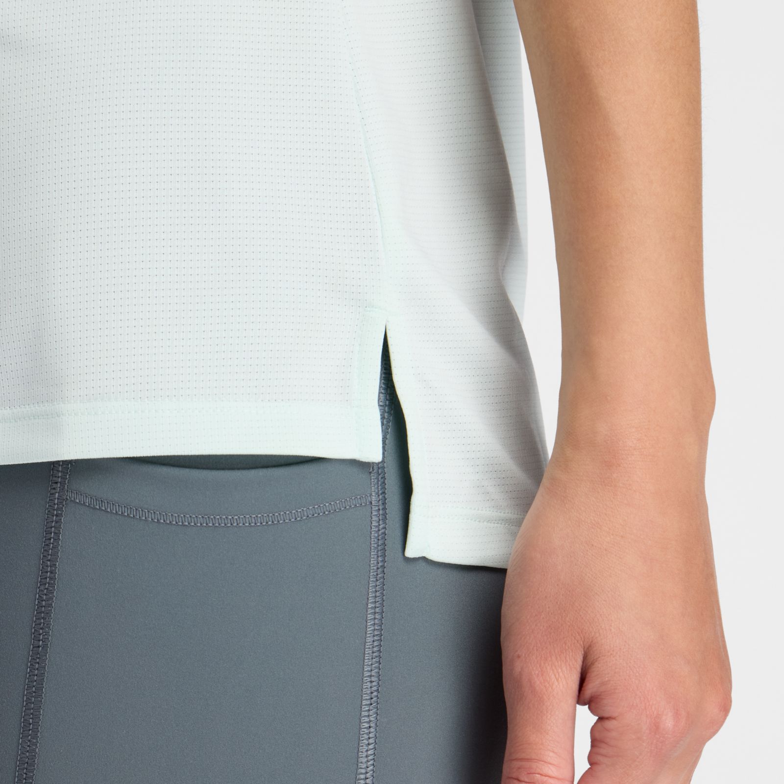 Женские футболки New Balance Sport Core Tank — фото 5
