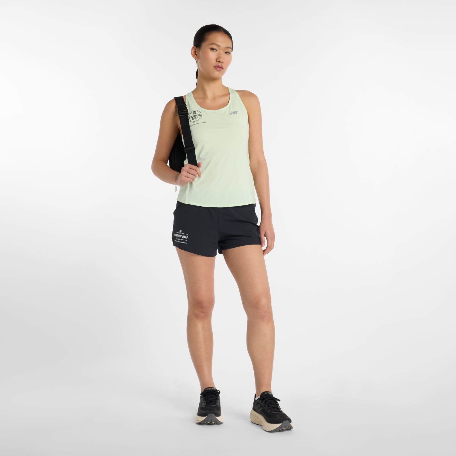 Женские футболки New Balance RBC Brooklyn Half Race Day Singlet — фото 2