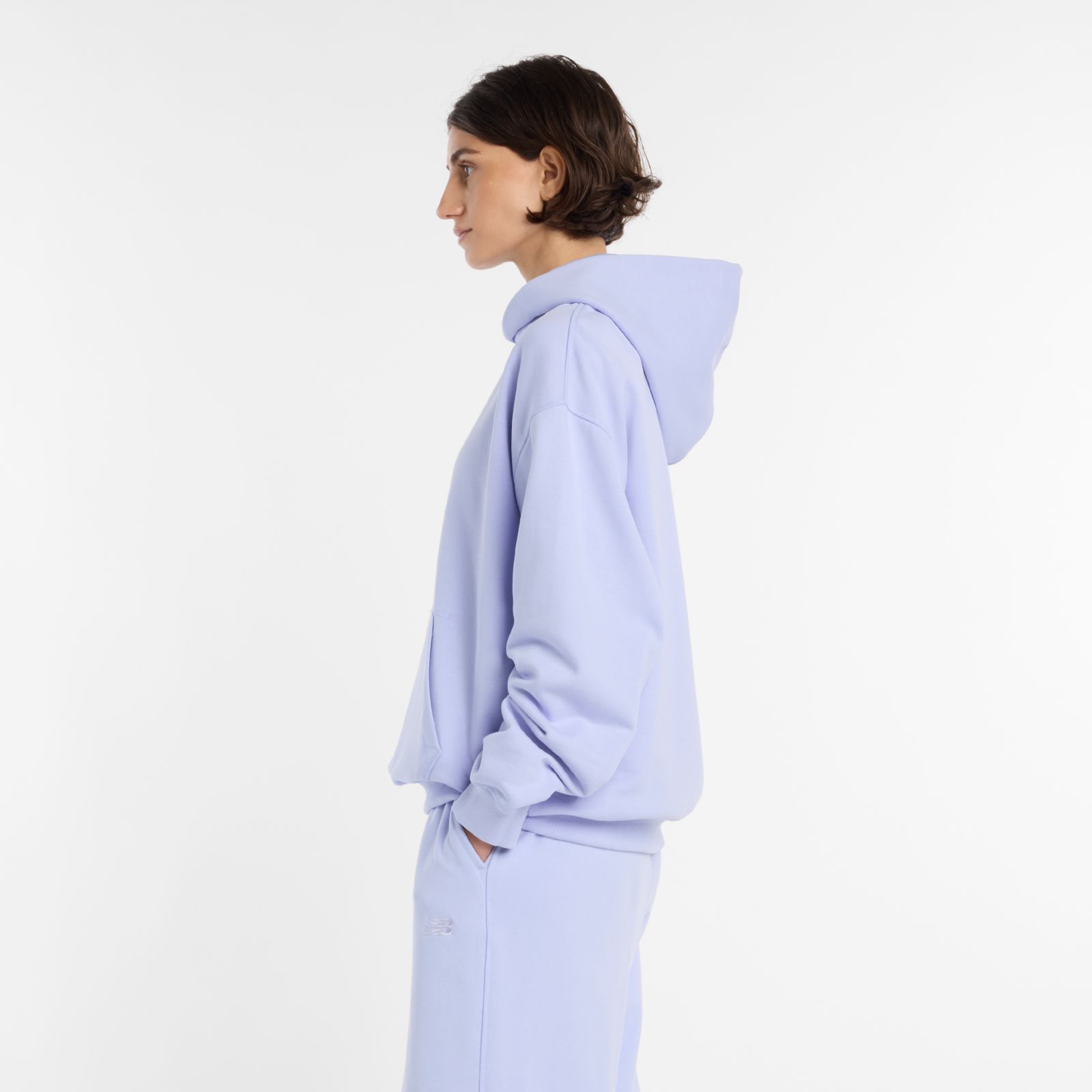 Женские худи New Balance Athletics French Terry Logo Hoodie — фото 4