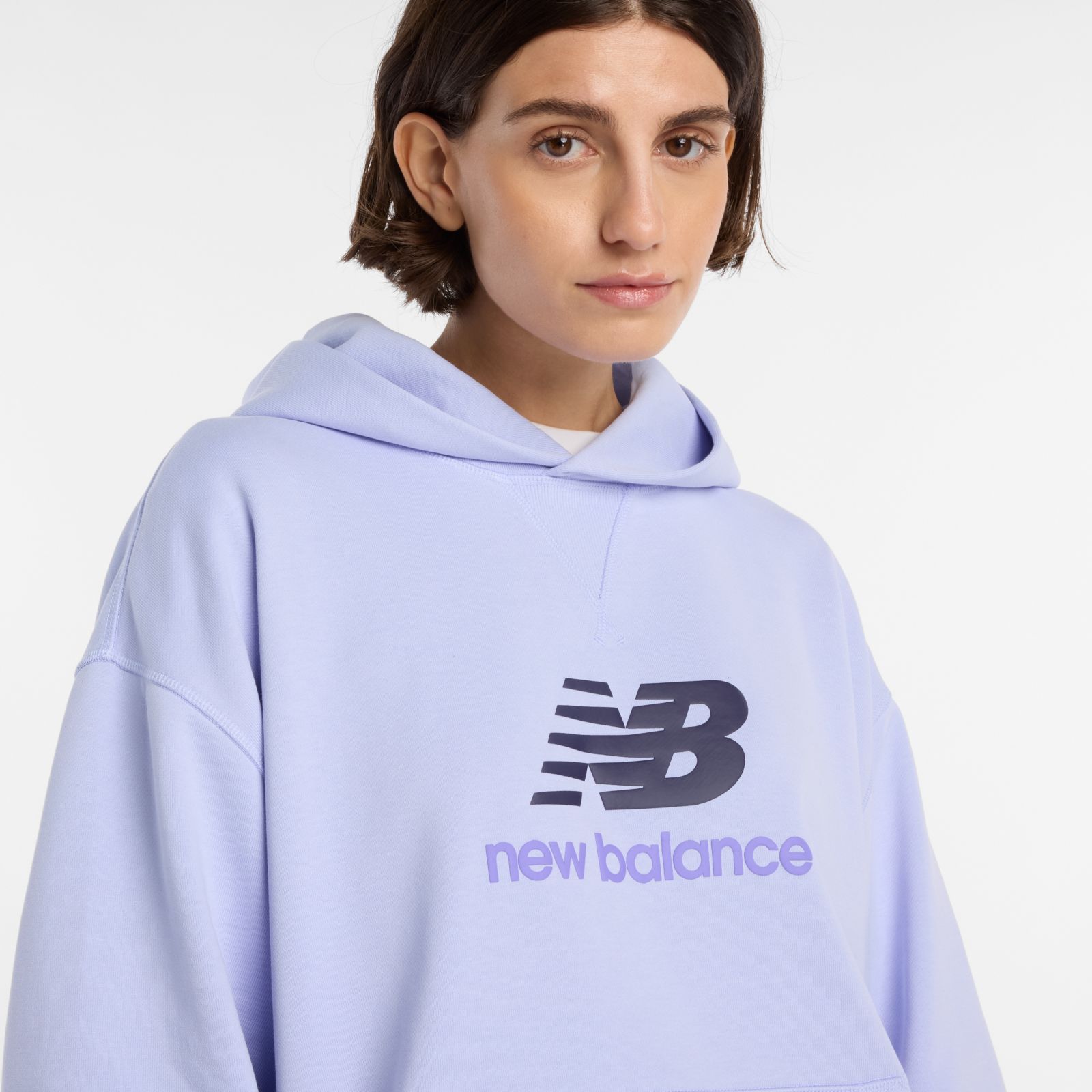 Женские худи New Balance Athletics French Terry Logo Hoodie — фото 3