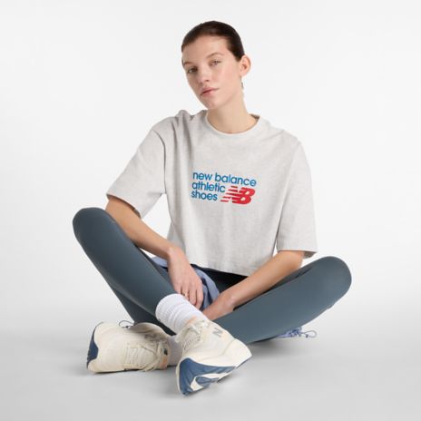 newbalance IU Tシャツ IU x New Balance Flower Logo Short Sleeve T-shirt Black