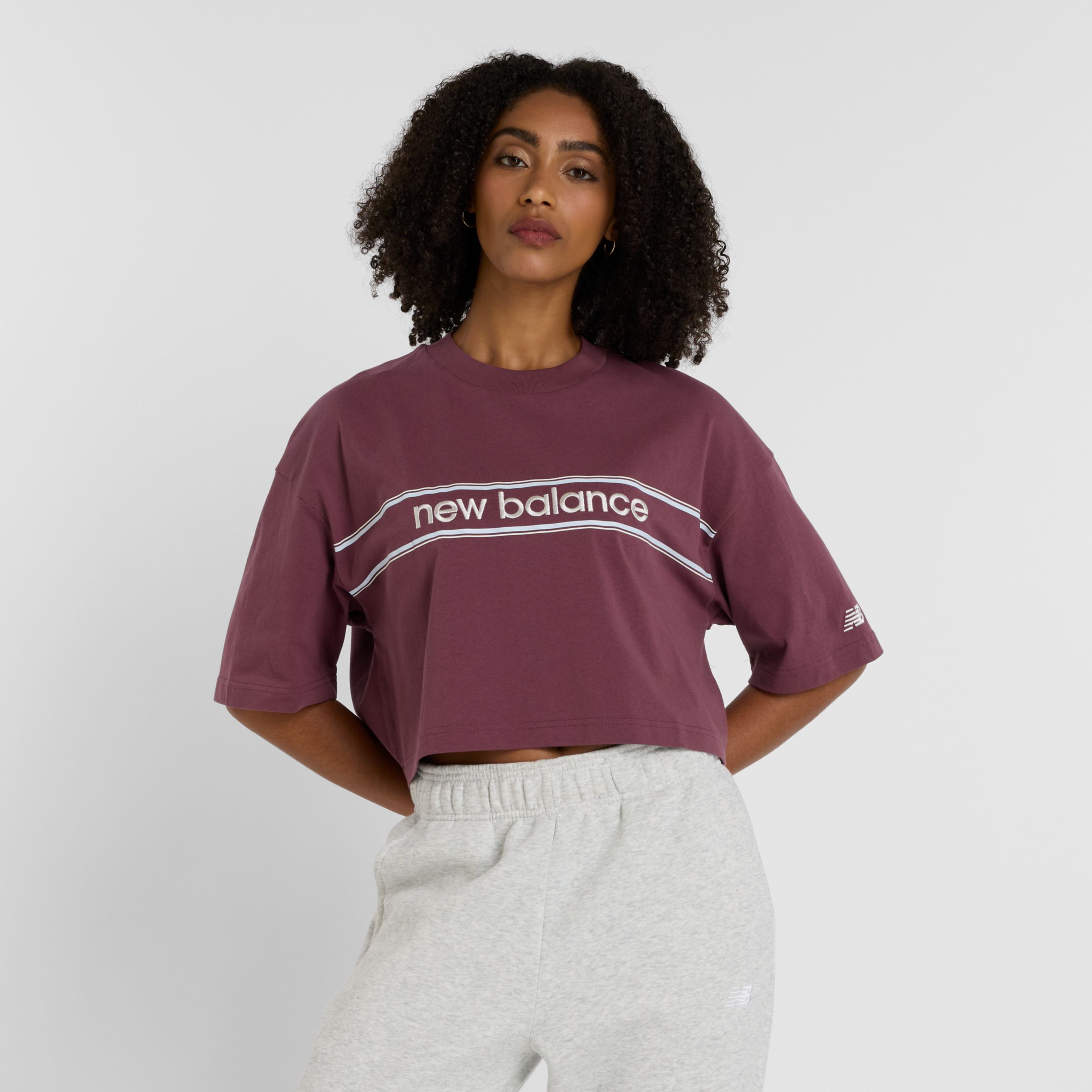 New Balance Women's Athletics Linear Logo T-Shirt in Purple Cotton, size Large