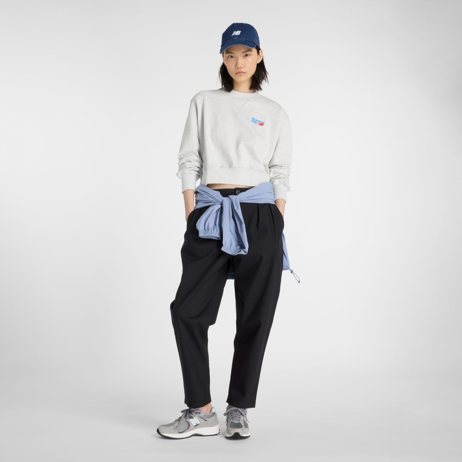 Женские худи New Balance Athletics Premium Logo Relaxed Crop Crew — фото 2