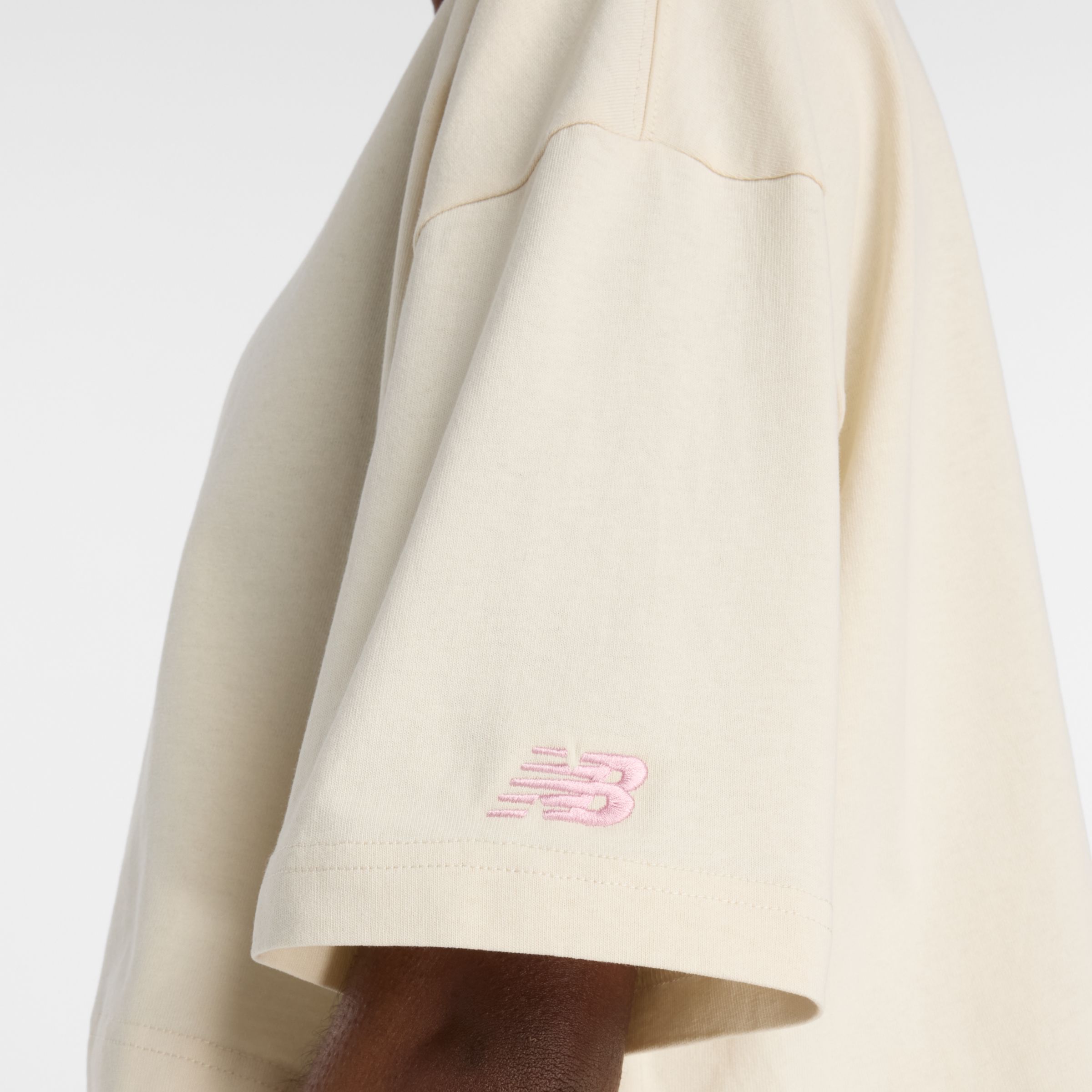 T-shirt Athletics &agrave; imprim&eacute; d&eacute;grad&eacute; de chaussures.