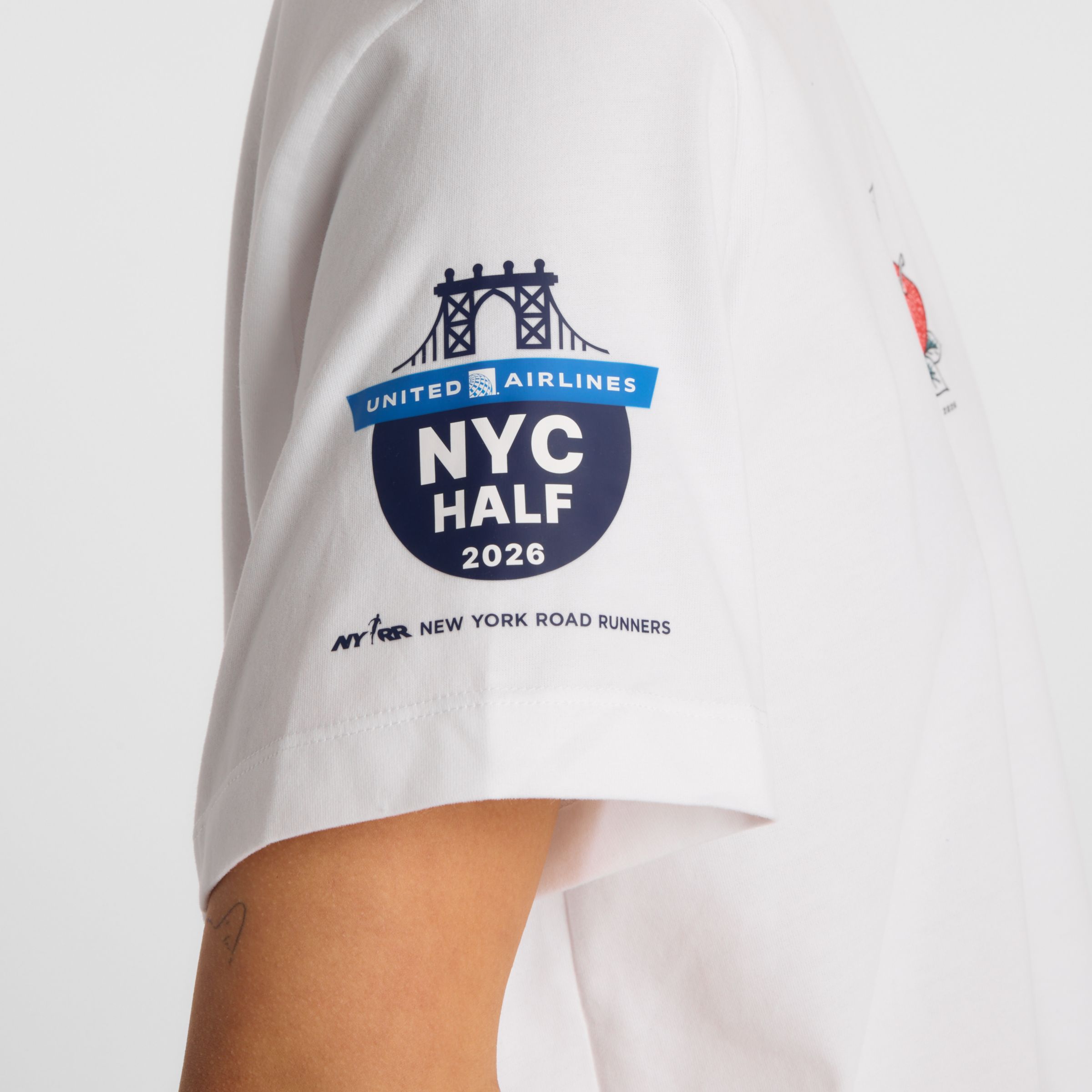 United Airlines NYC Half Women's Graphic T-Shirt - Apple