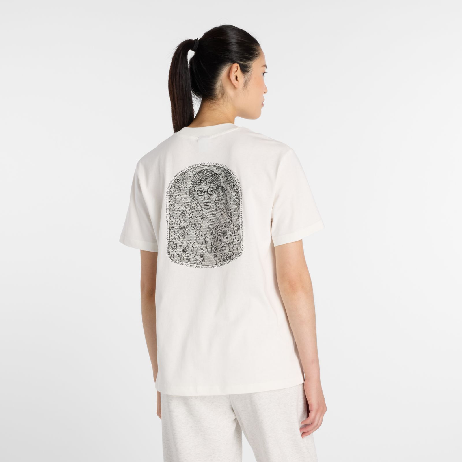 Женские футболки New Balance Lace Icon T-Shirt — фото 3